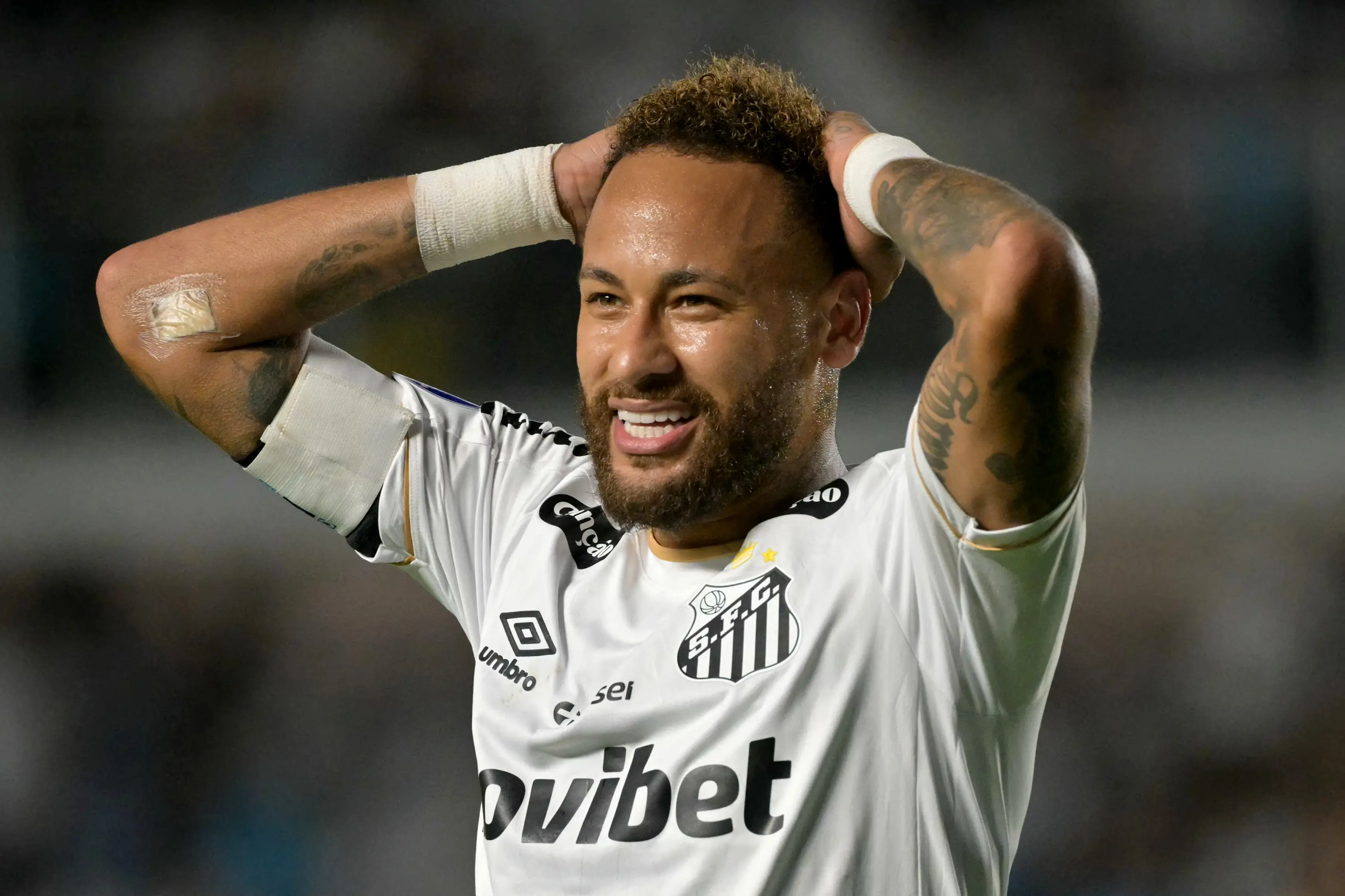 Cuca revela conversa com Neymar sobre futuro no Santos e minimiza polêmica no vestiário