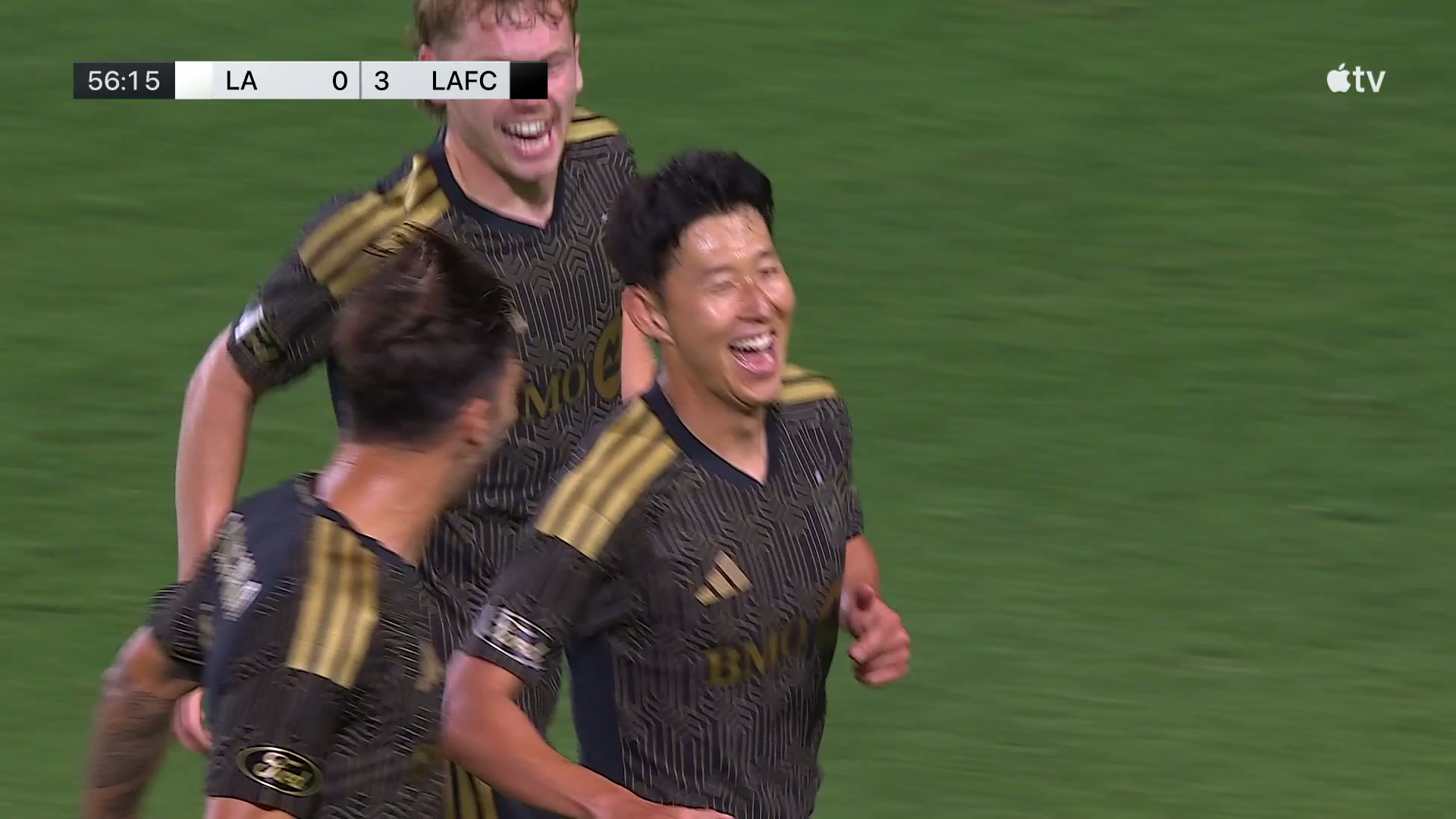 Son Heung-min marca após linda tabela na vitória do LAFC no clássico