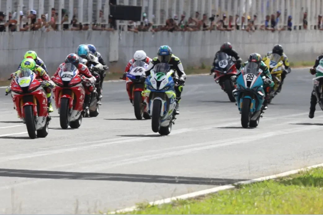 Maxi Scheib vence GP1000 em Curvelo e assume liderança do campeonato