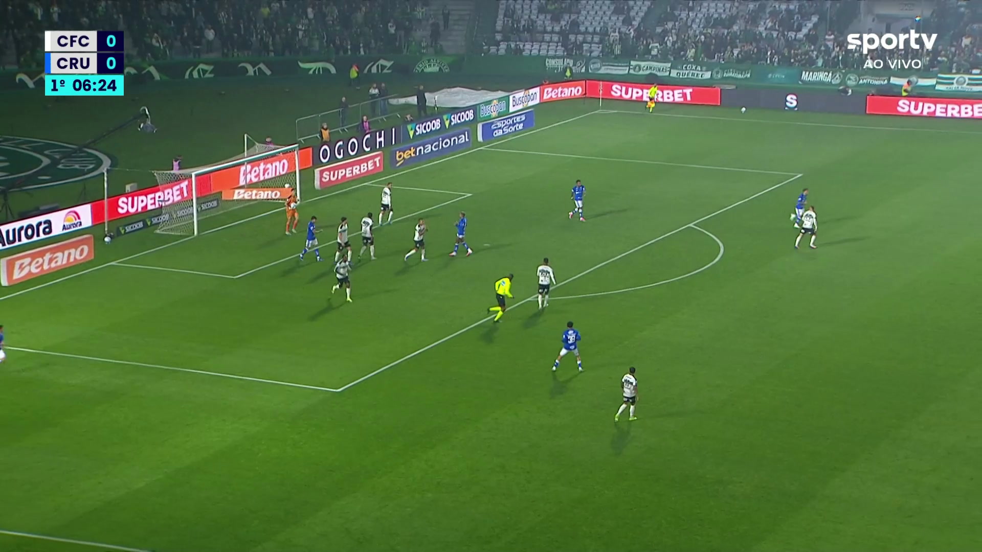 Melhores momentos da vitória do Cruzeiro sobre o Coritiba pelo Brasileirão
