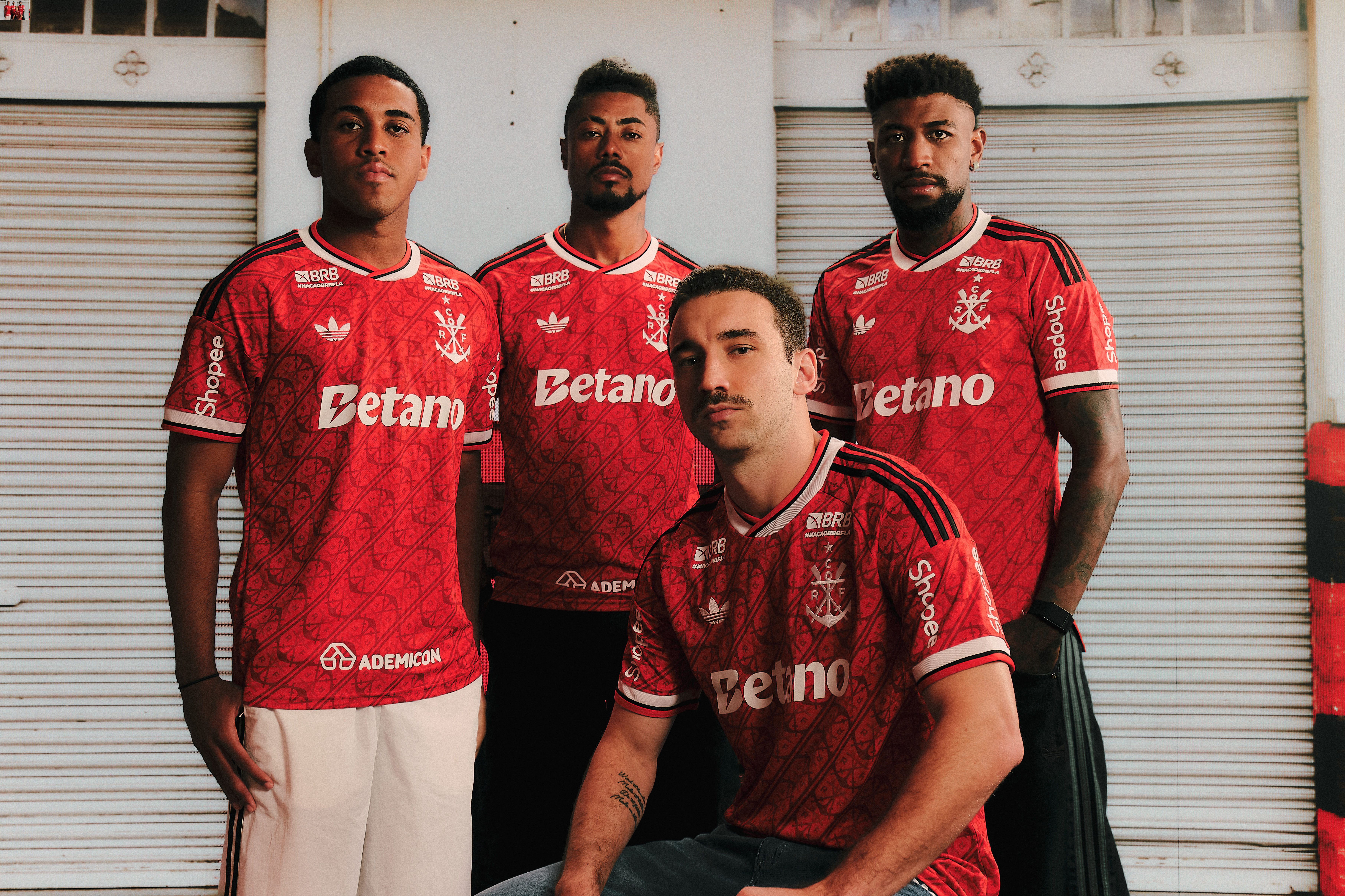 Veja as fotos da nova terceira camisa do Flamengo