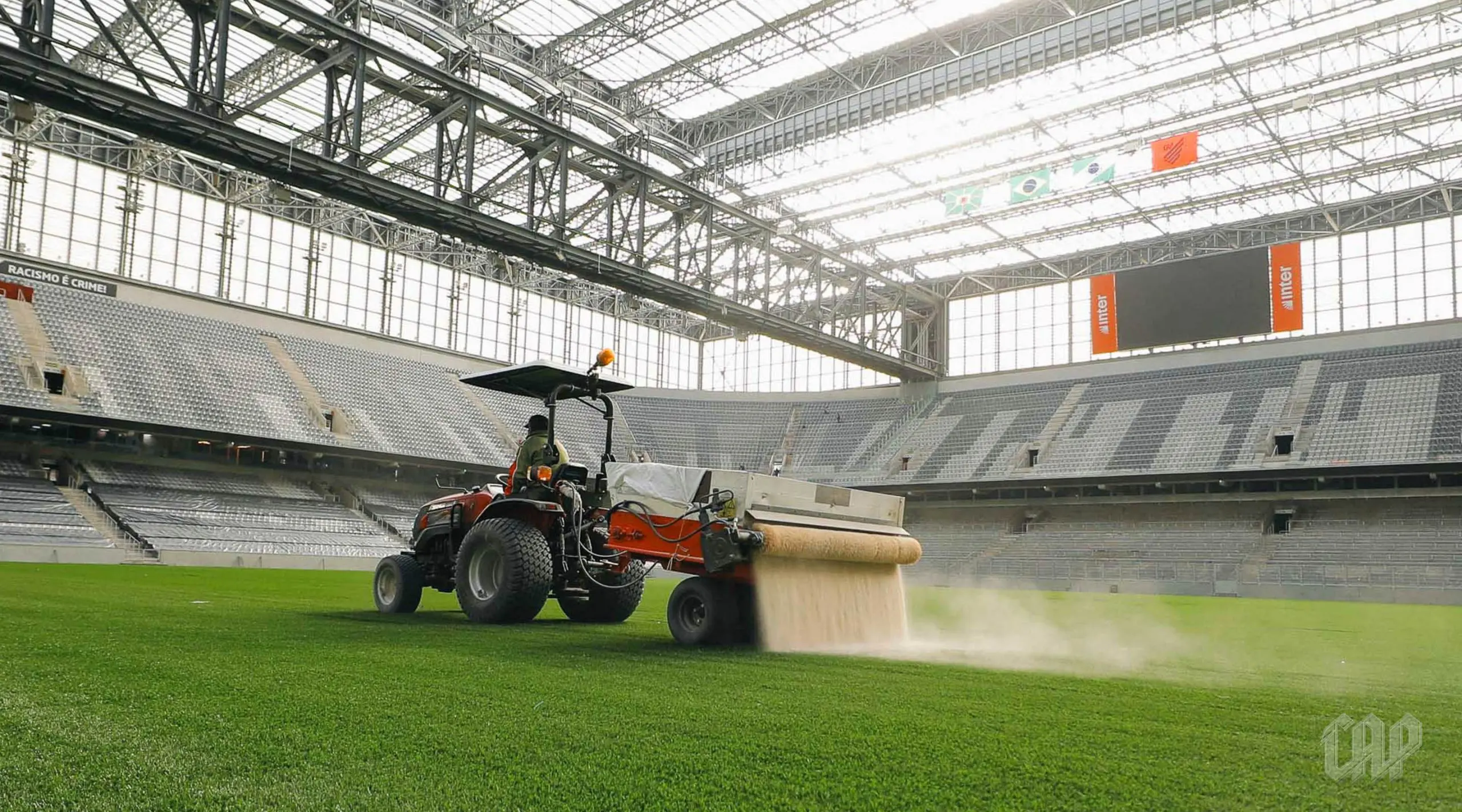 Athletico-PR entra na fase final da instalação do novo gramado da Arena da Baixada