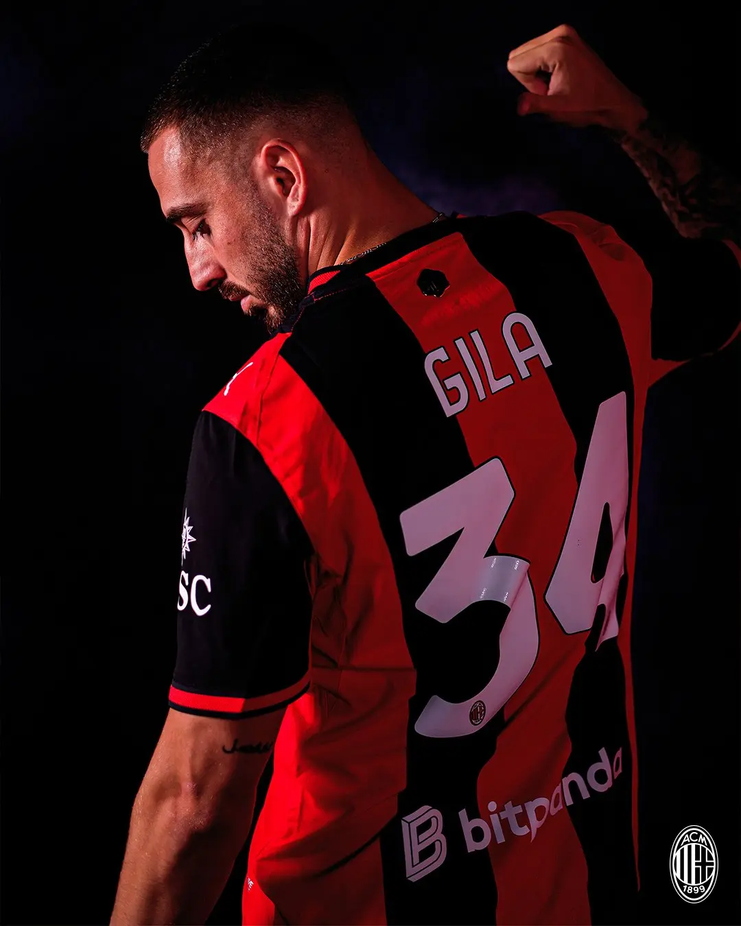 Milan anuncia contratação de zagueiro espanhol