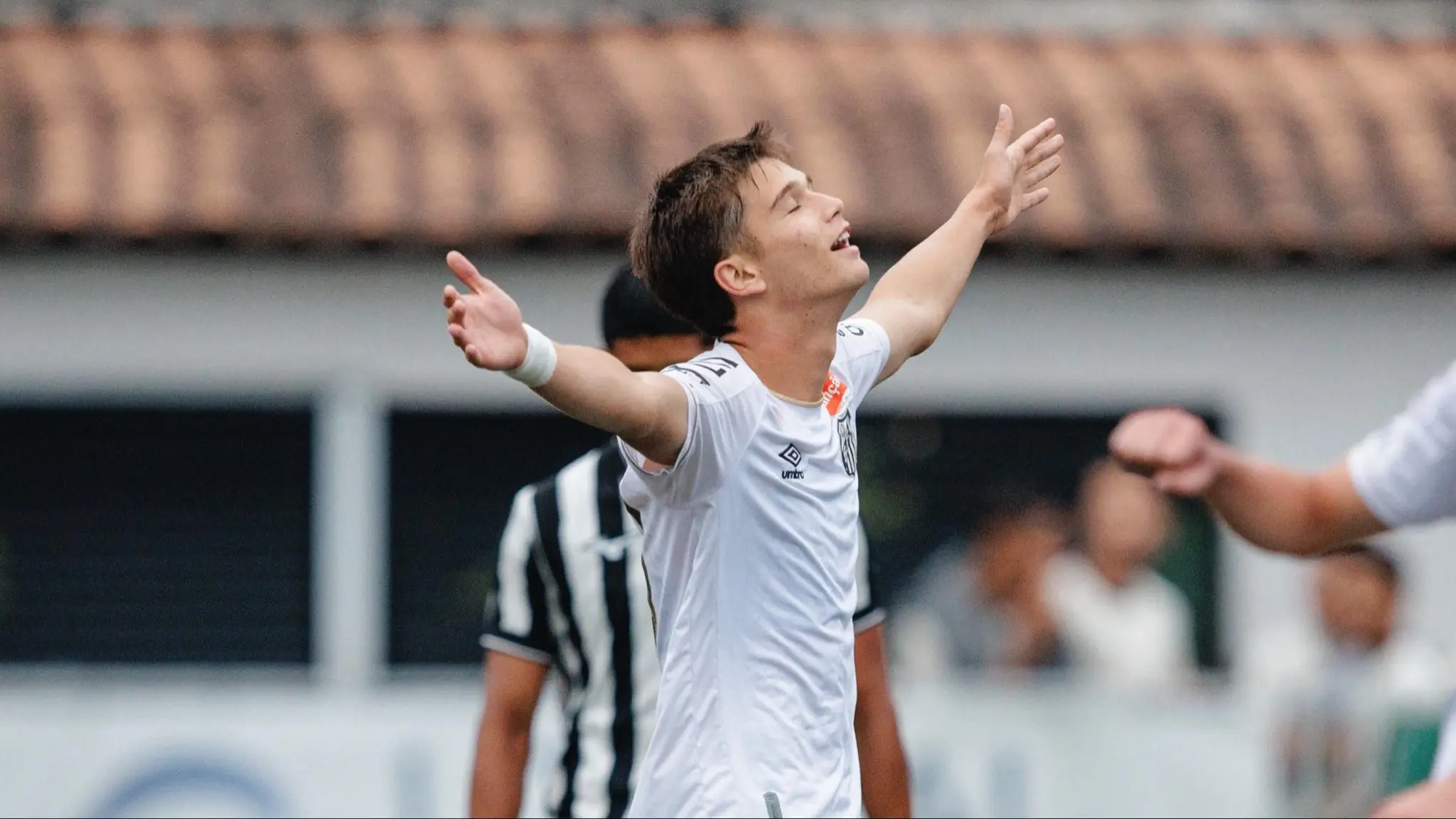 Santos goleia Botafogo de virada e abre vantagem nas quartas do Brasileirão sub-20