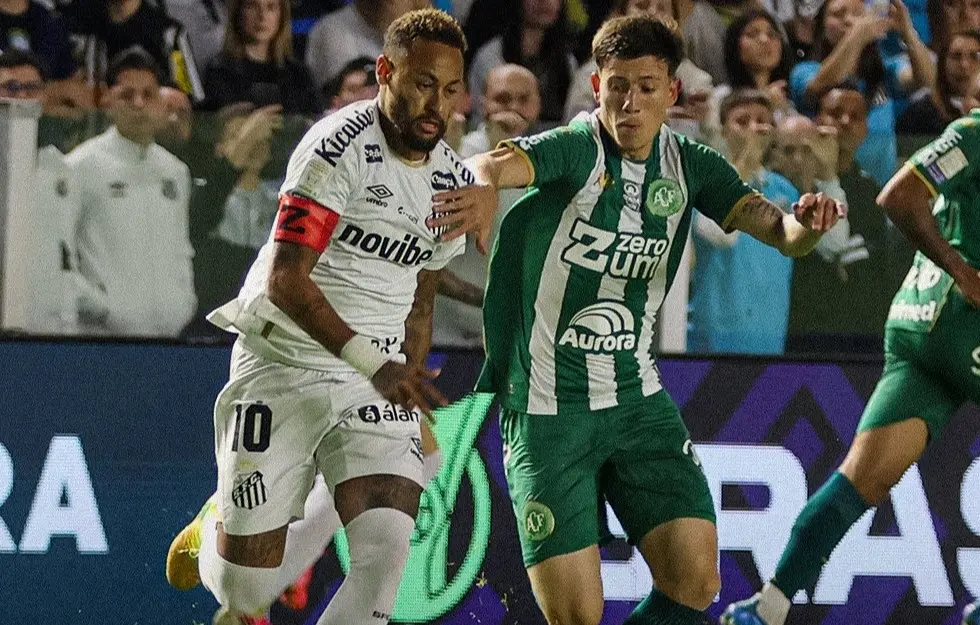 Neymar faz dois em volta, e Santos busca empate contra a Chapecoense pelo Brasileirão