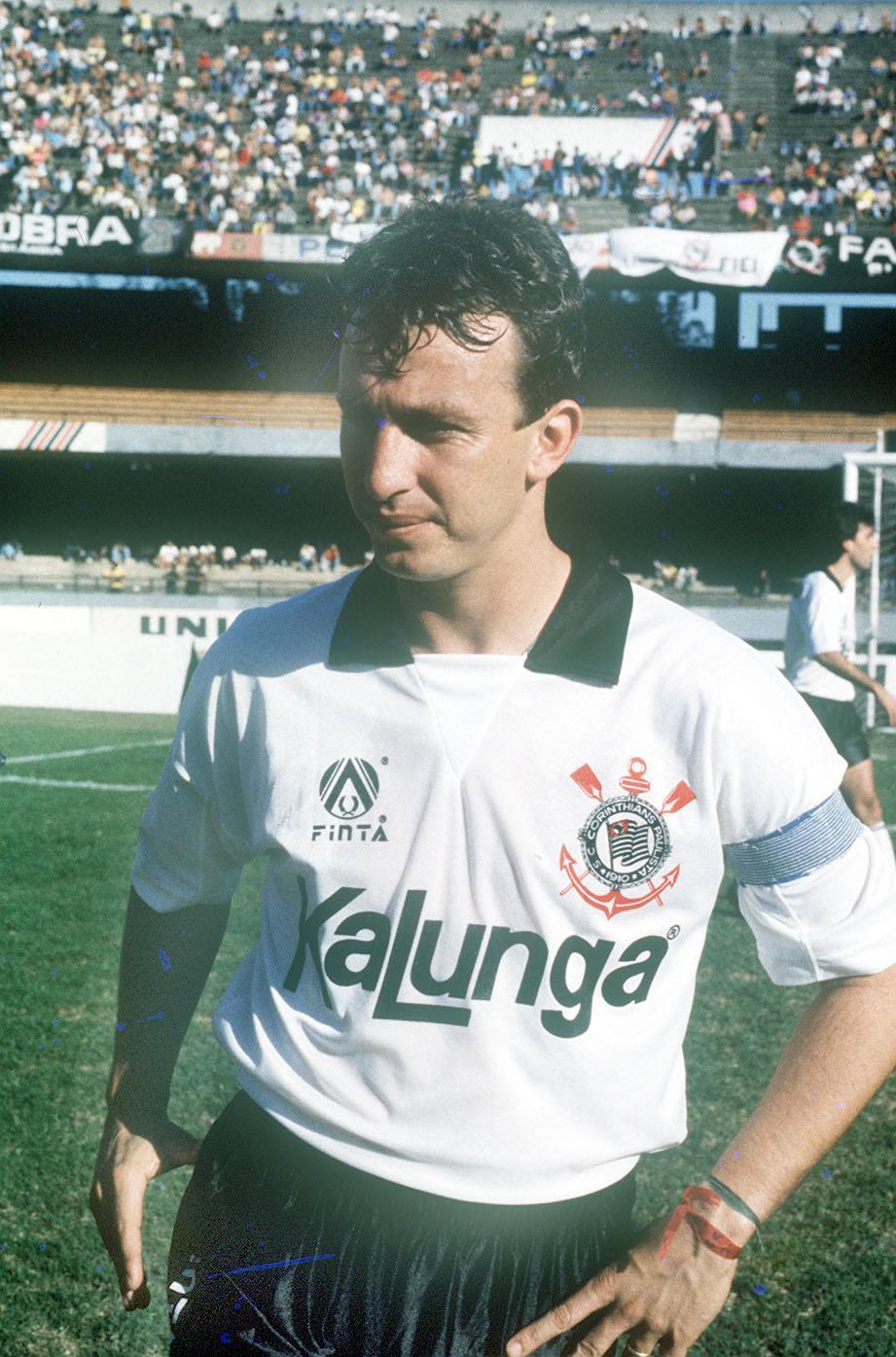Estreia de Neto pelo Corinthians completa 37 anos; relembre em fotos