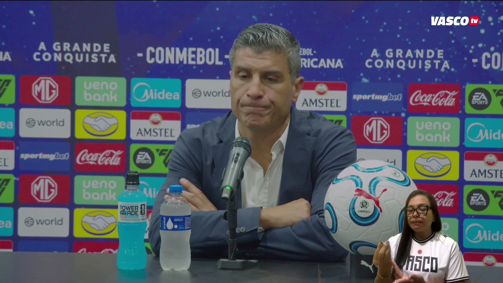 Pedro Emanuel destaca competência da equipe em classificação do Vasco