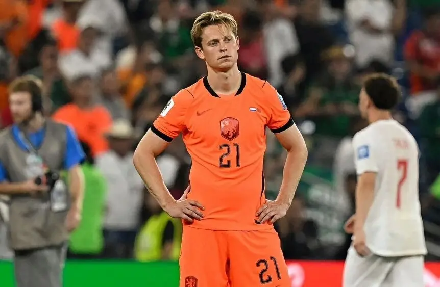 Barcelona confirma lesão grave do meio-campista Frenkie De Jong