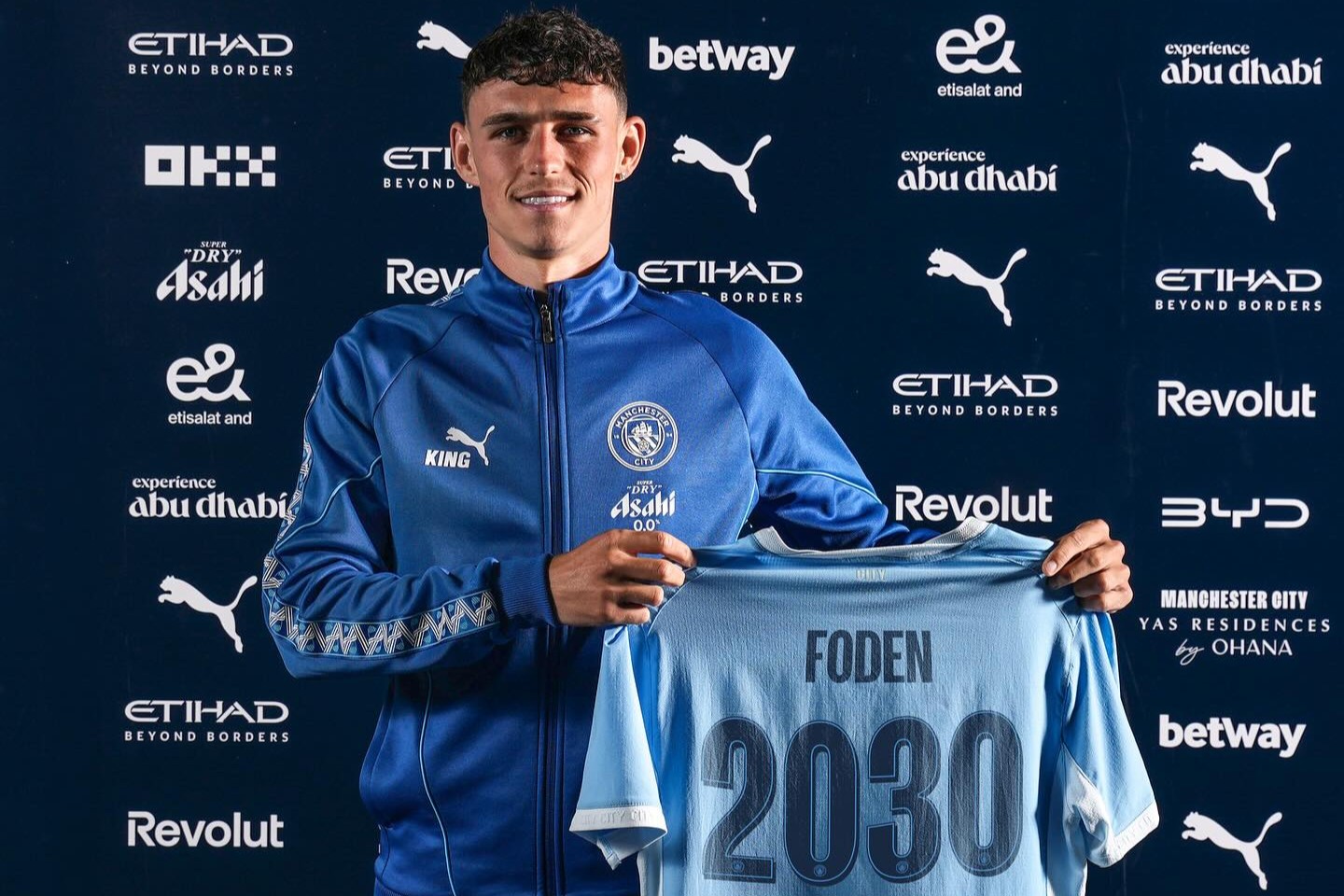 Manchester City anuncia renovação de Phil Foden