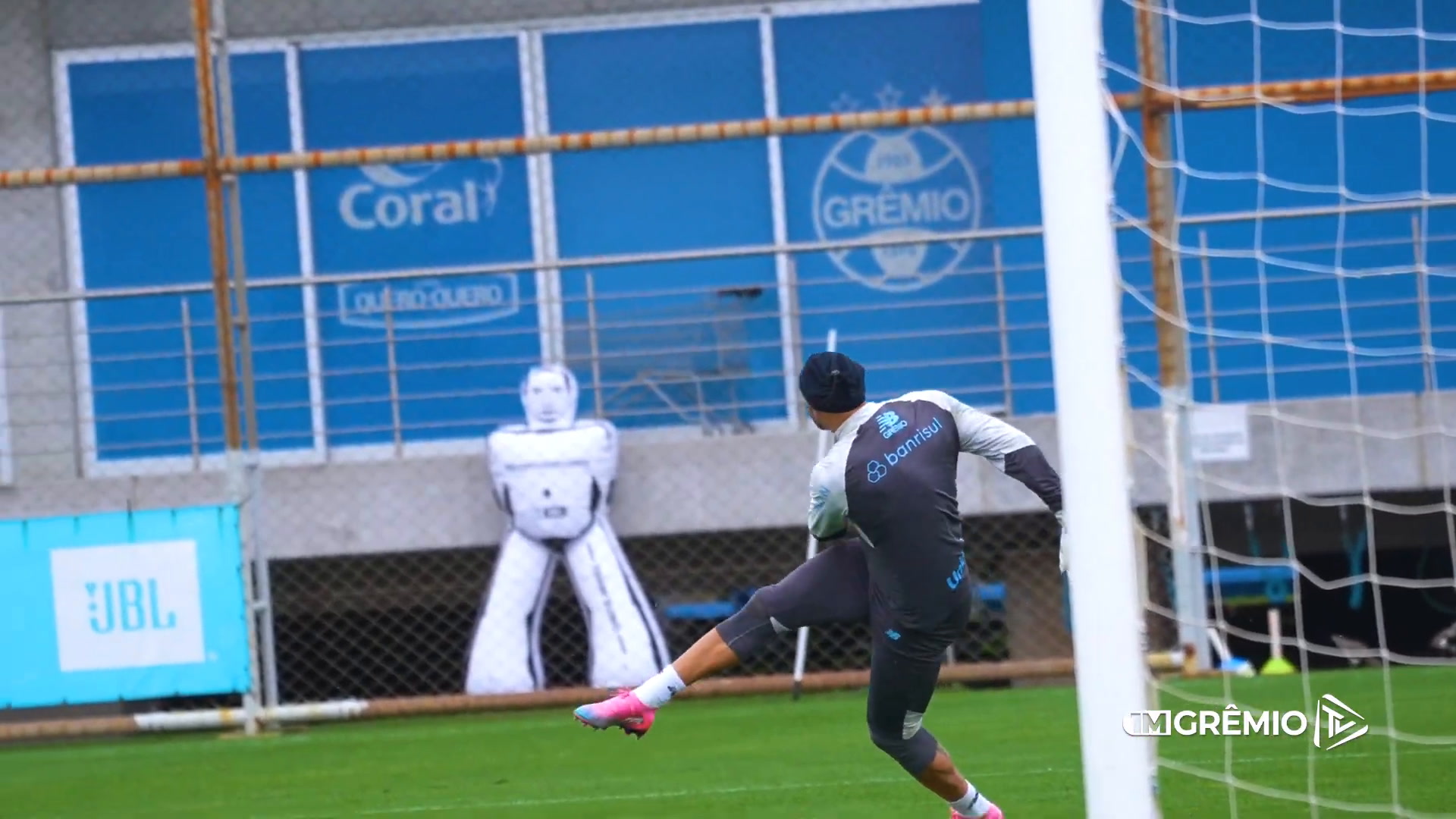 Weverton e Balbuena voltam ao Grêmio e prometem elevar competitividade na retomada da temporada