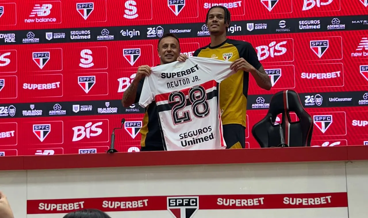Newton revela conversa com dupla antes de fechar com o São Paulo e celebra: “Impossível recusar”