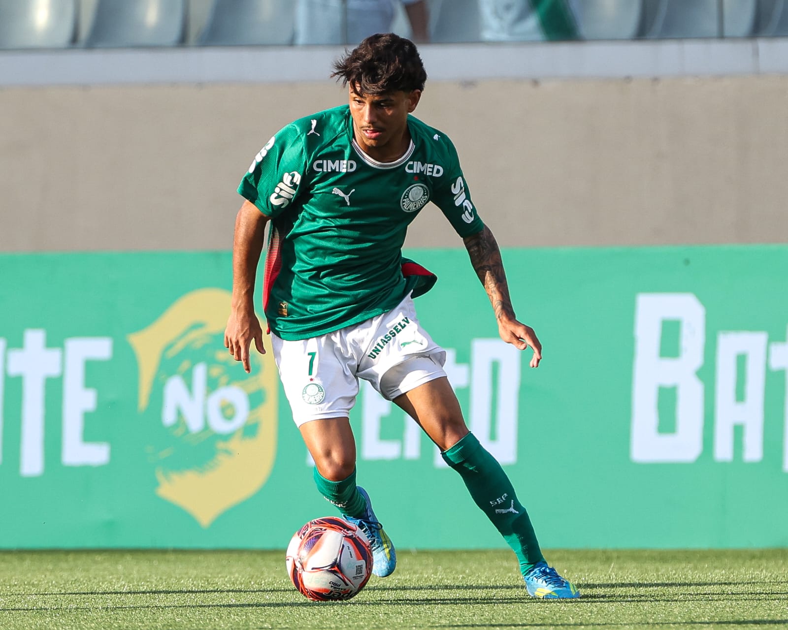 Palmeiras x Red Bull Bragantino: acompanhe os lances da volta da semifinal do Brasileirão sub-20