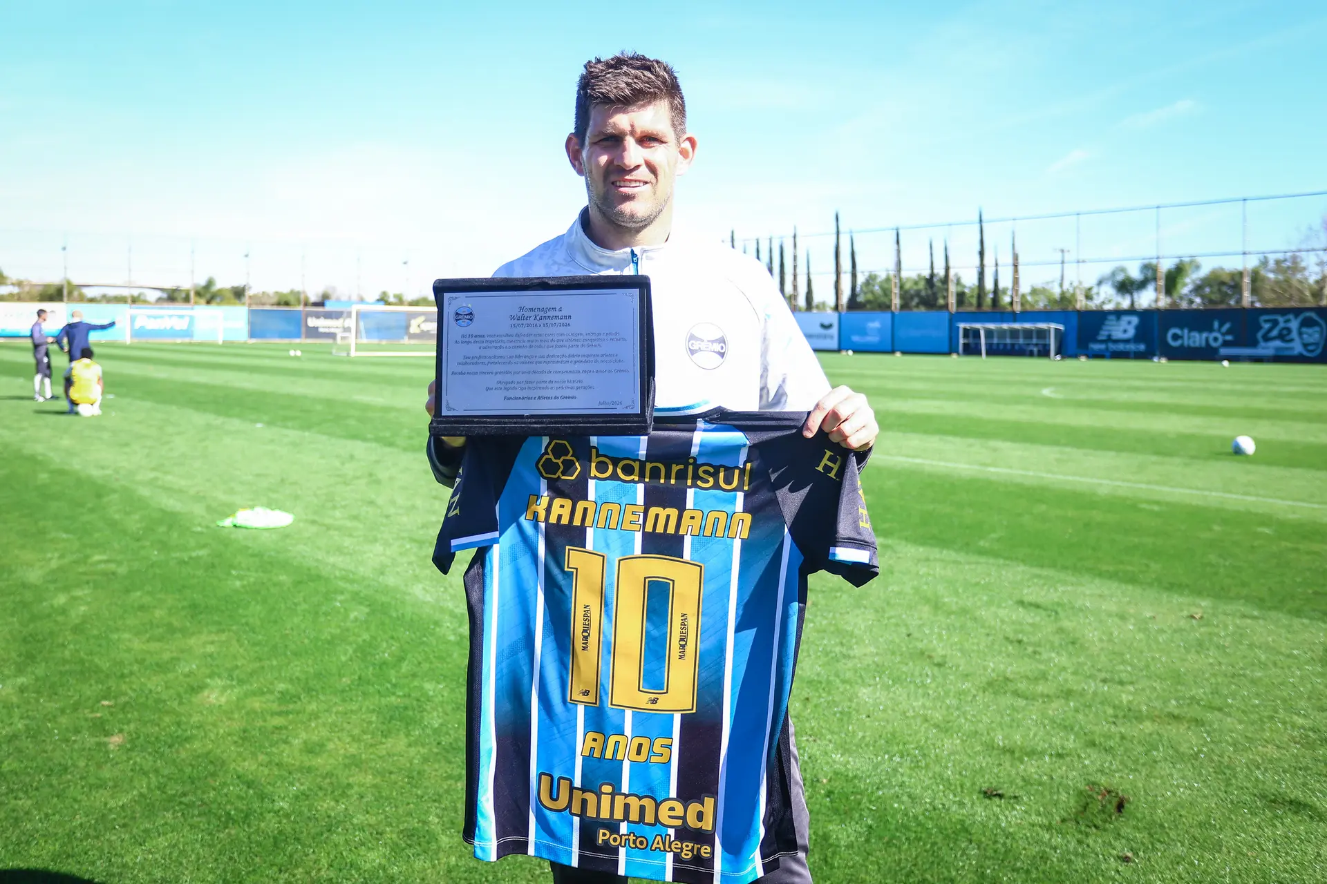 Walter Kannemann completa 10 anos no Grêmio e recebe homenagem por sua trajetória de conquistas