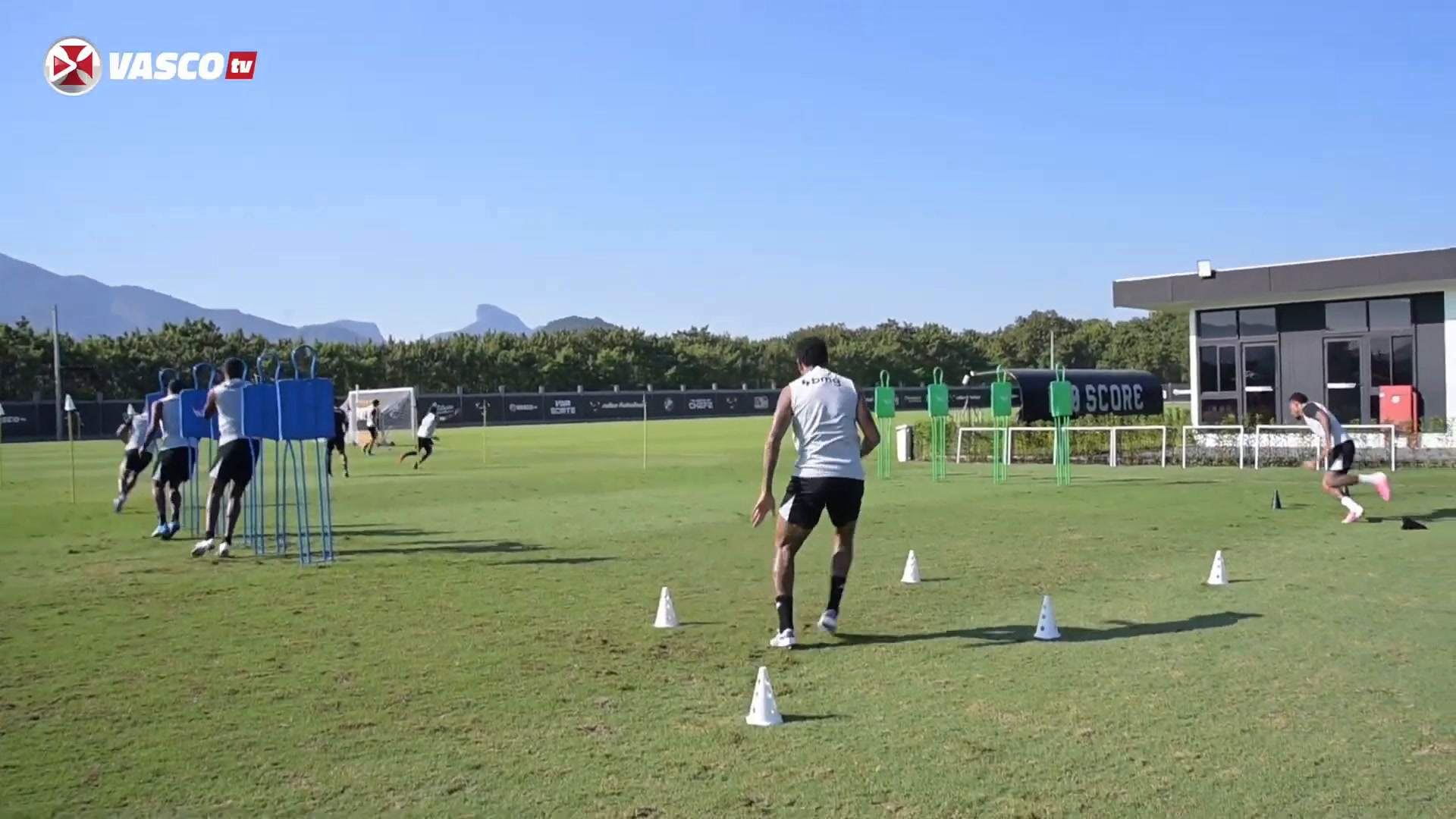 Vasco intensifica preparação no CT Moacyr Barbosa