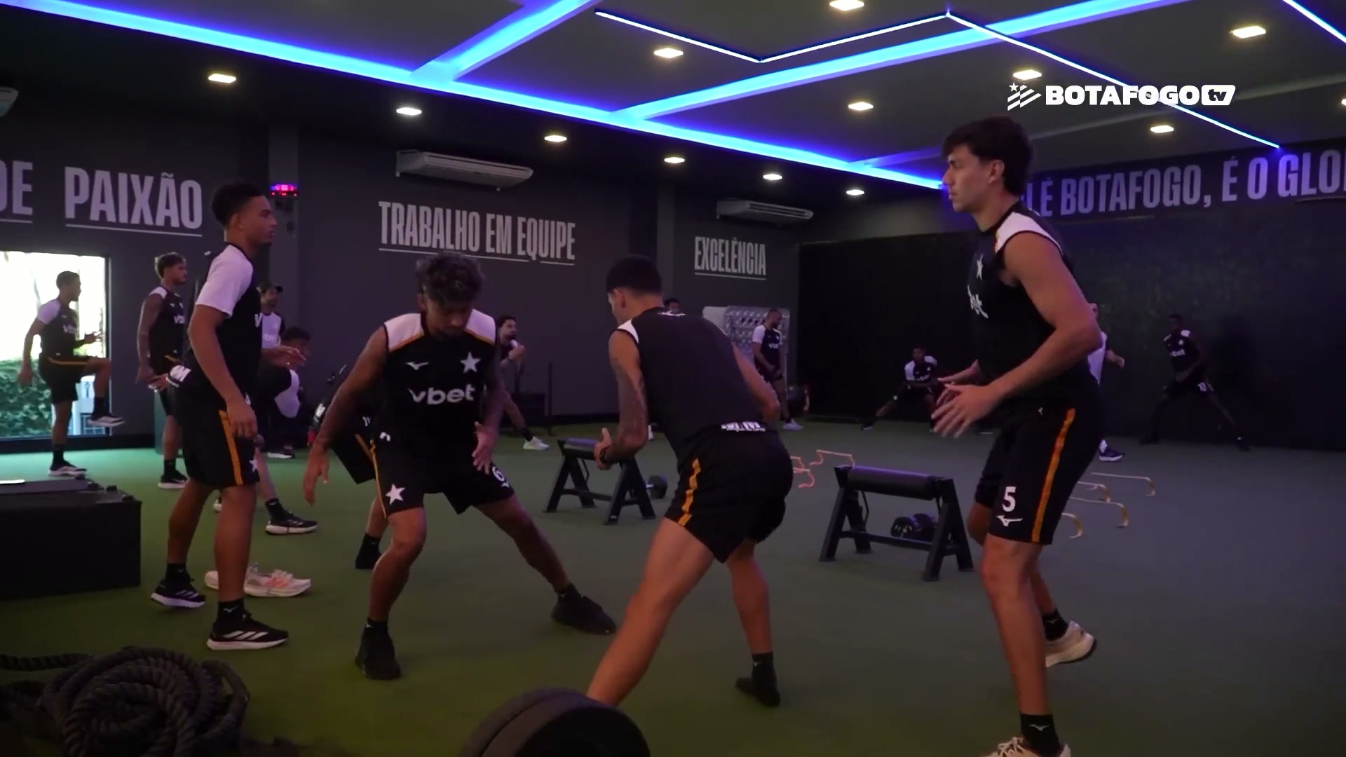 Com Danilo, Botafogo fecha preparação para enfrentar o Vitória pelo Brasileirão