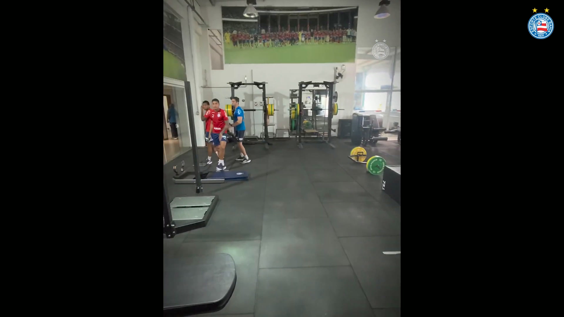 Óculos Meta: Um dia de treino de Luciano Juba no Bahia