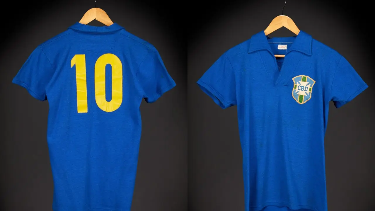 Camisa usada por Pelé na final da Copa de 1958 é vendida por R$ 25 milhões em leilão