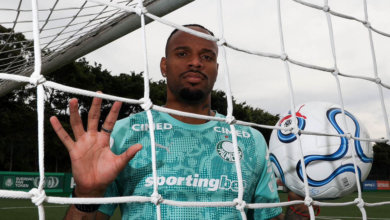 Carlos Miguel celebra 50 jogos pelo Palmeiras: “Primeira vez na carreira que conquisto isso”