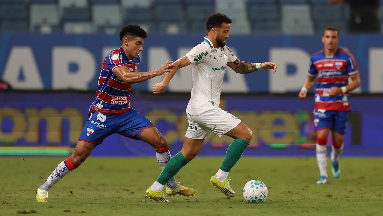Atuações: Felipe Anderson aproveita chance como titular, e Murilo oscila em derrota do Palmeiras