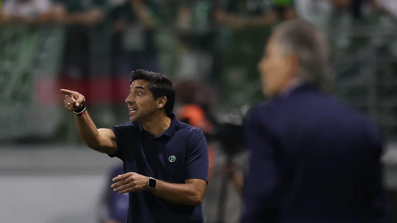 Abel considera expulsão de Andreas "rigorosa" e minimiza falha de Carlos Miguel após empate do Palmeiras