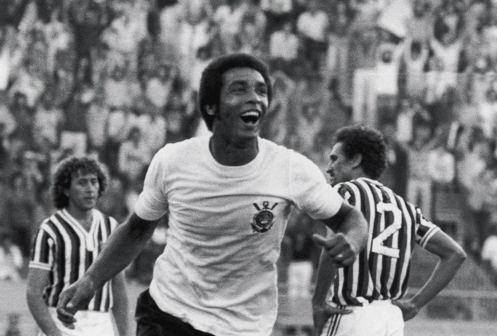 Morre Geraldão, ídolo do Corinthians e artilheiro do Paulista de 1977, aos 77 anos