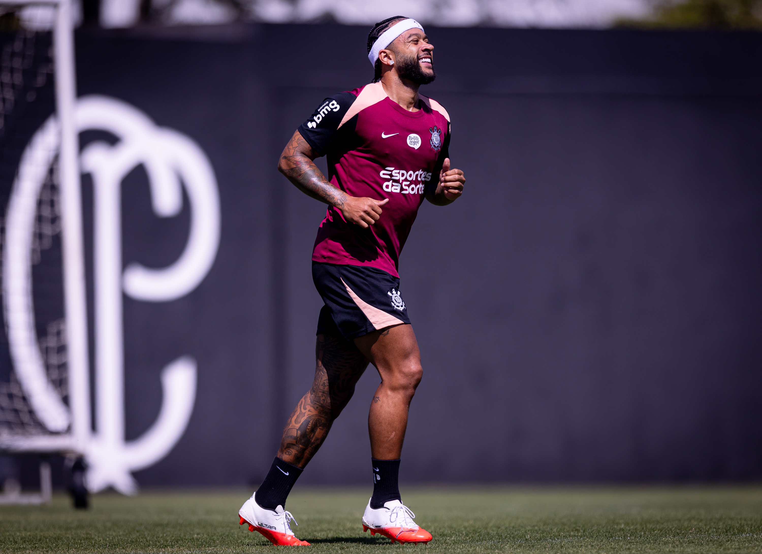 Com Memphis, Corinthians abre preparação para enfrentar o Rosario Central