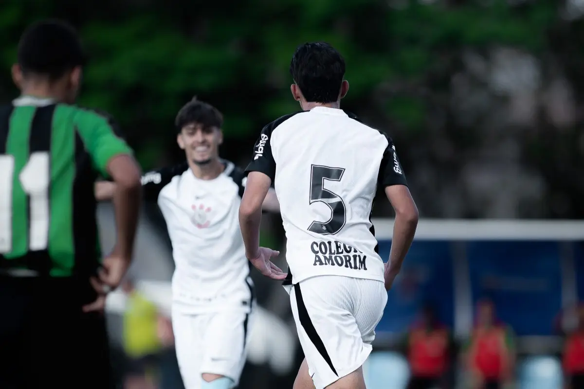 Corinthians bate América-MG fora de casa e volta a vencer pelo Brasileiro sub-17