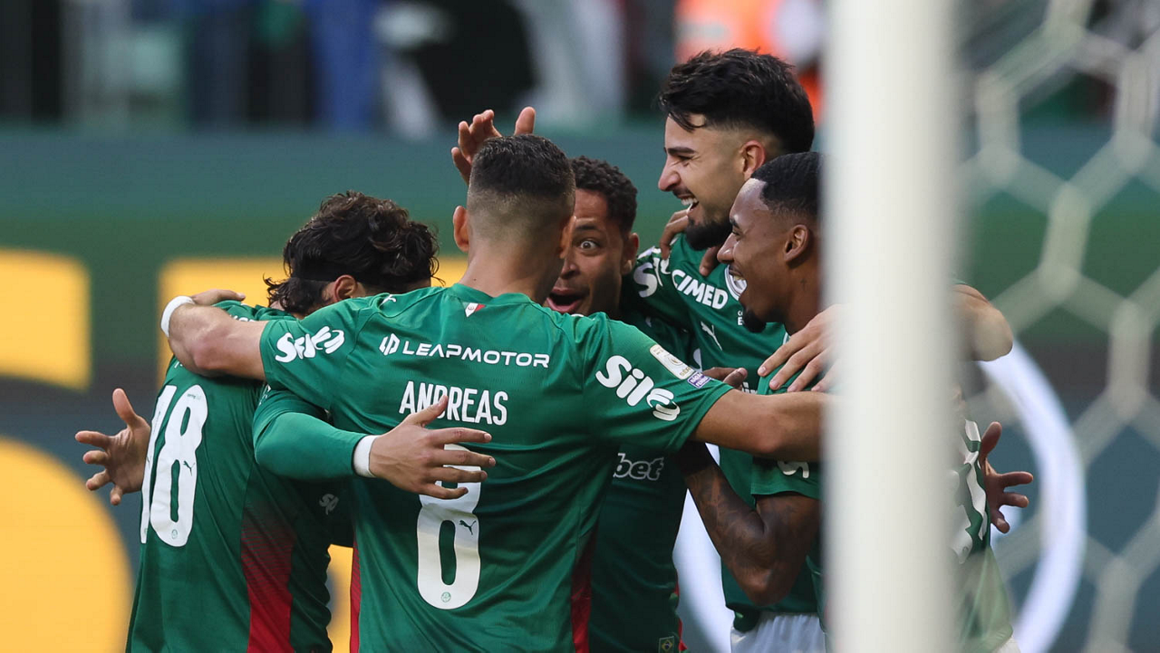 Atuações do Palmeiras: Flaco López brilha contra o Vasco, e Vitor Roque volta a marcar