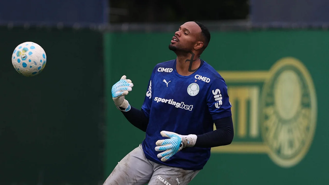 Carlos Miguel celebra um ano de Palmeiras e projeta clássico contra o Santos: "Estamos focados"