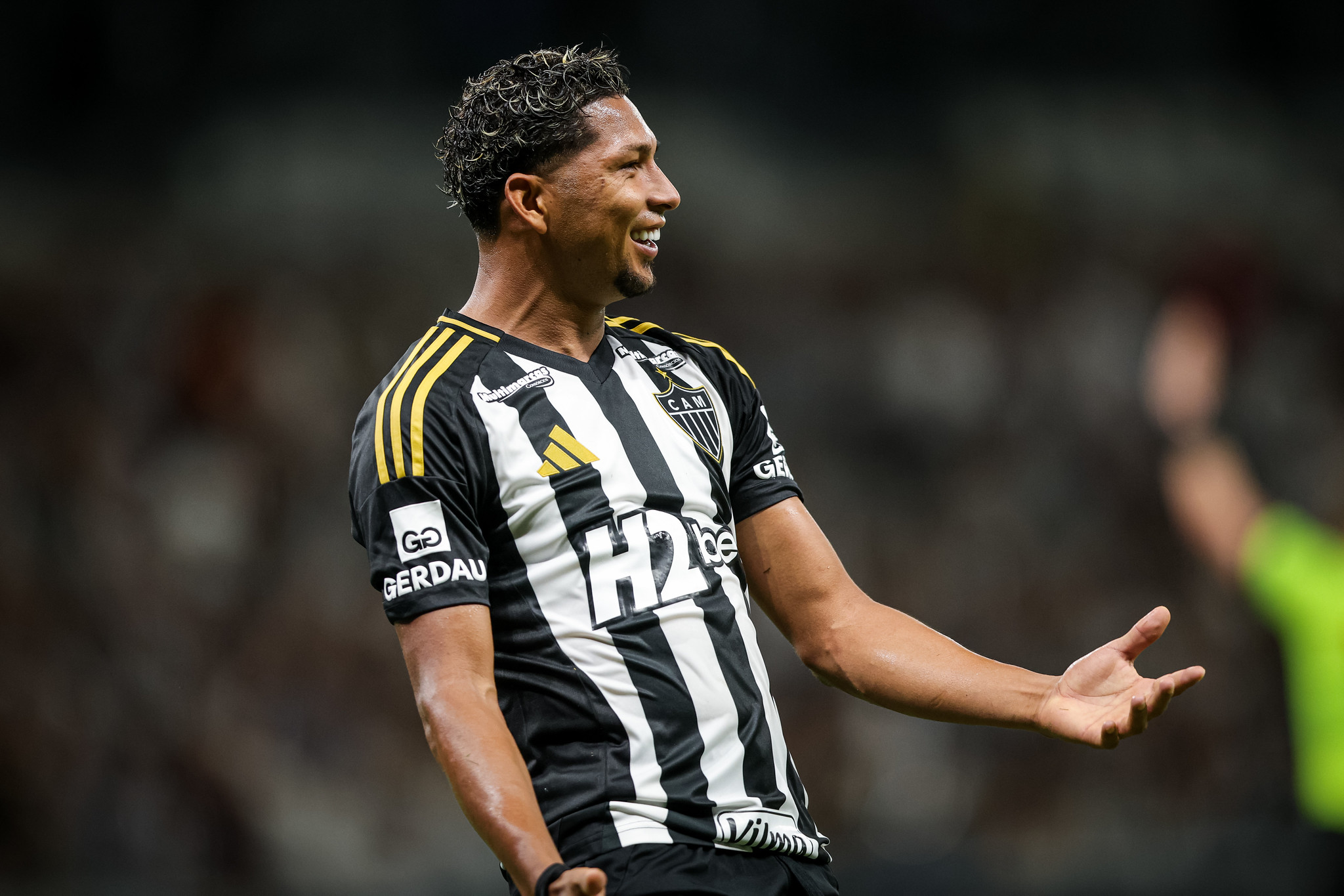 Rony aciona Atlético-MG na Justiça e cobra mais de R$ 9,5 milhões