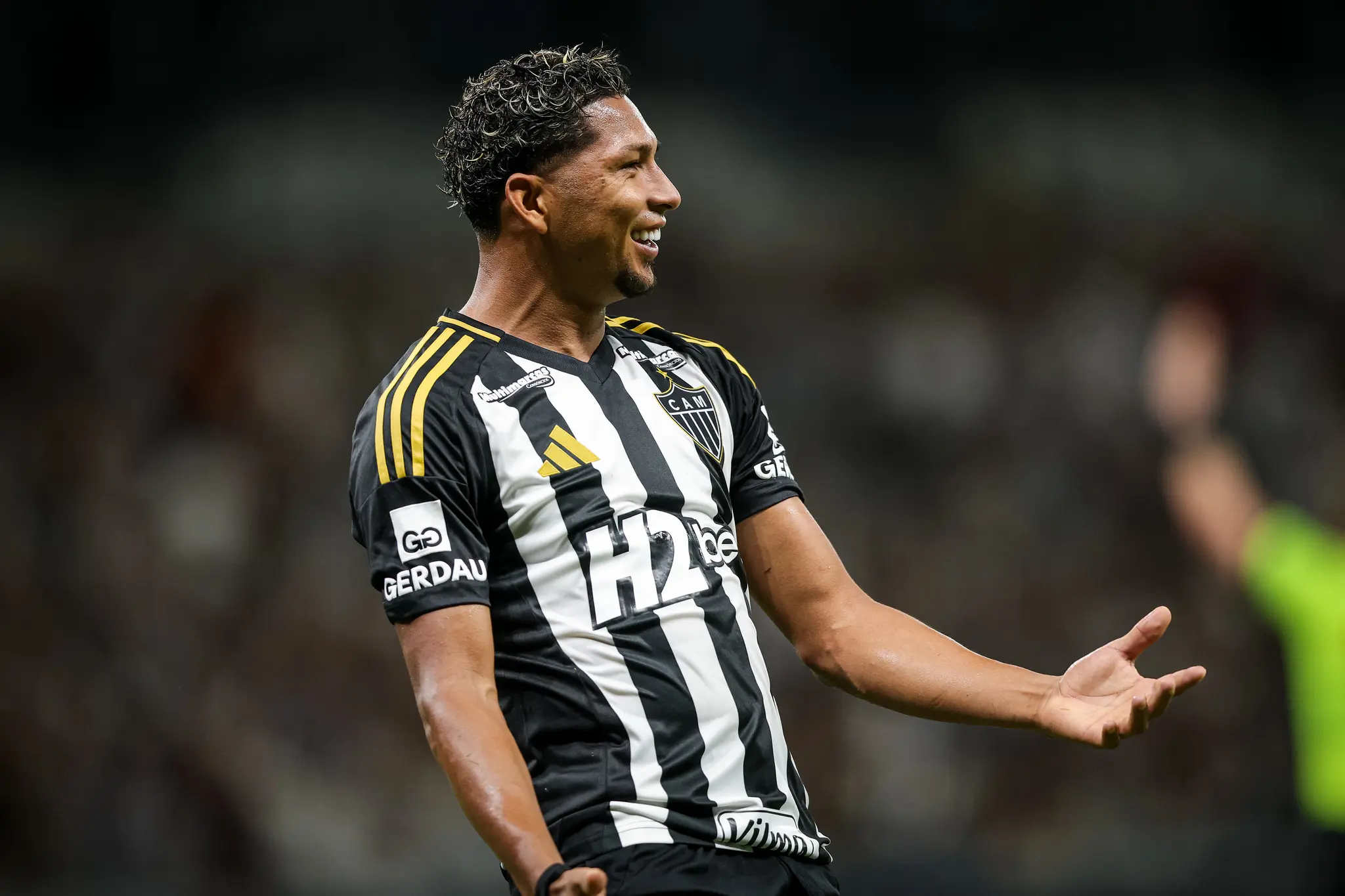 Rony aciona Atlético-MG na Justiça e cobra mais de R$ 9,5 milhões