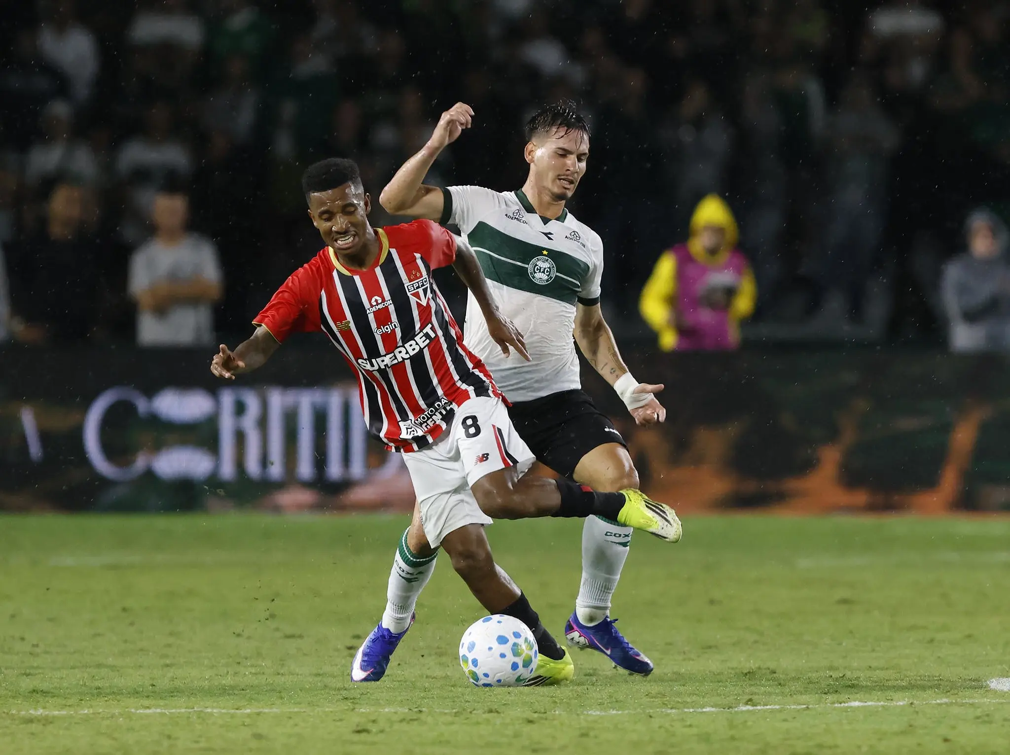 São Paulo x Coritiba pelo Brasileirão: onde assistir, histórico, estatísticas e prováveis escalações