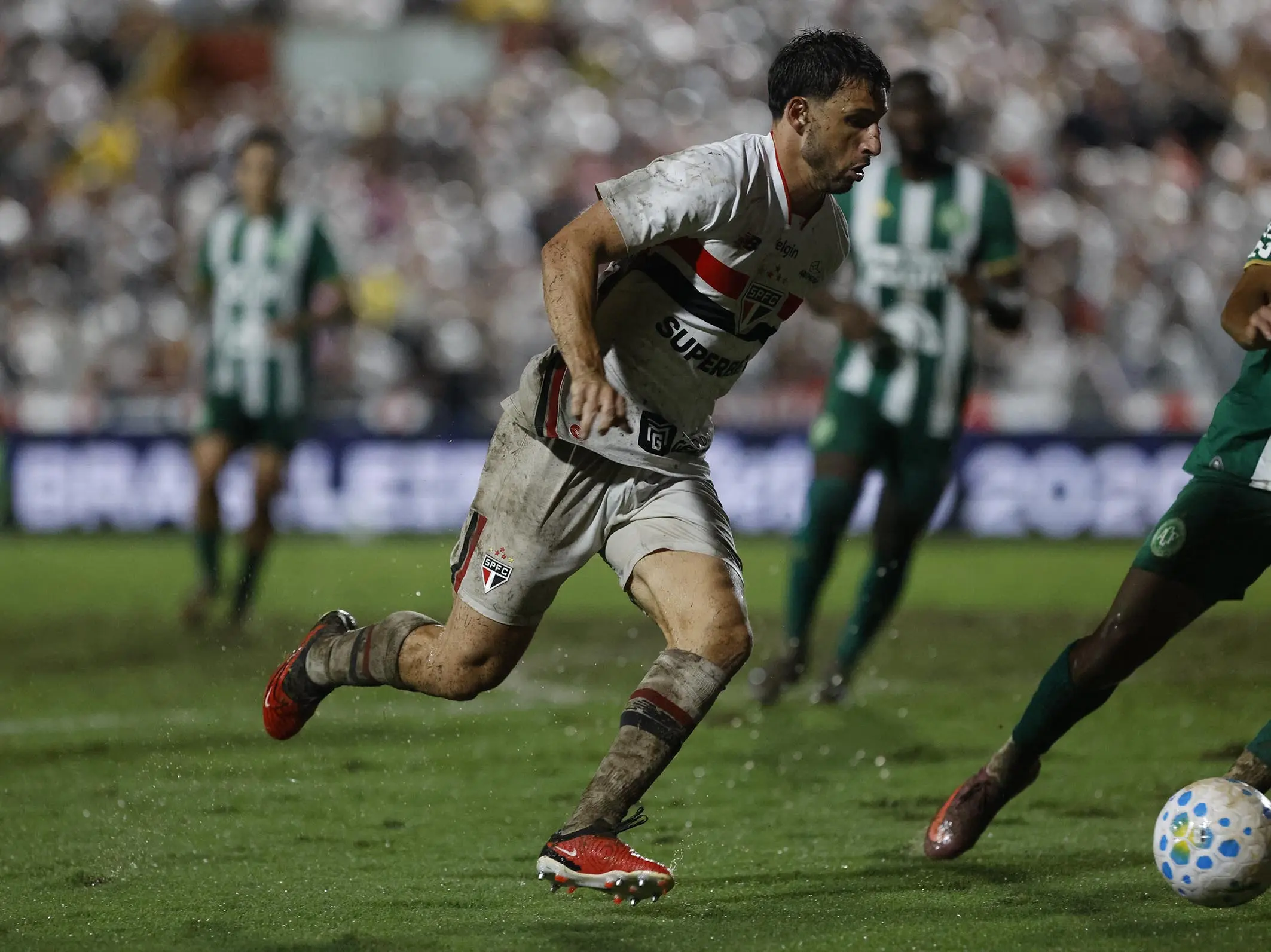 Chapecoense x São Paulo pelo Brasileirão: onde assistir ao vivo, estatísticas, histórico e escalações