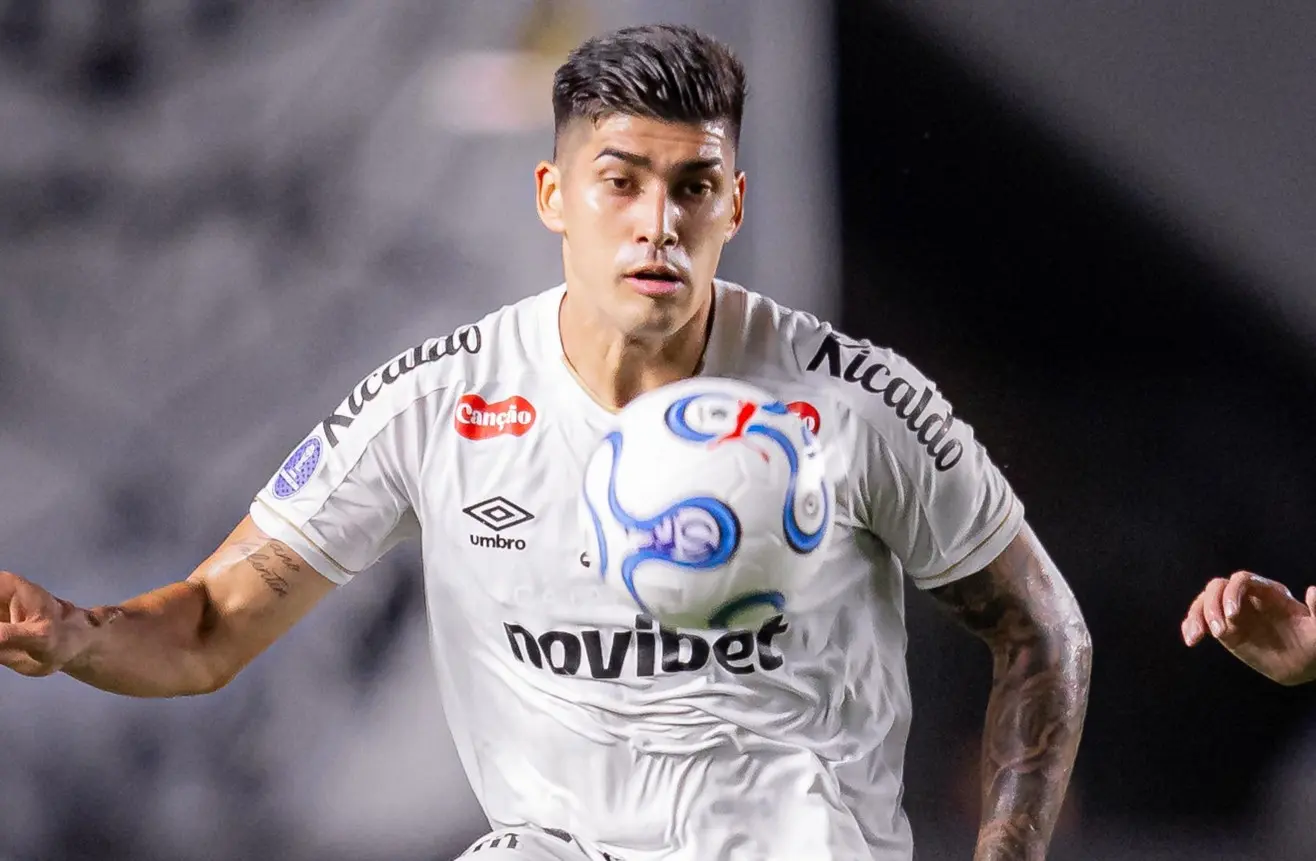 Zagueiro do Santos negocia com Racing e pode reencontrar Vojvoda
