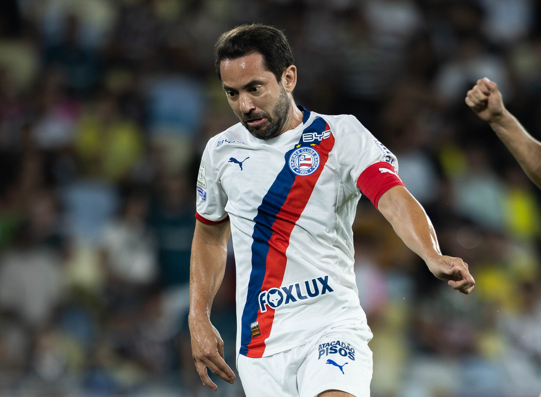 Everton Ribeiro faz infiltração para tratar dores crônicas vira desfalque no Bahia