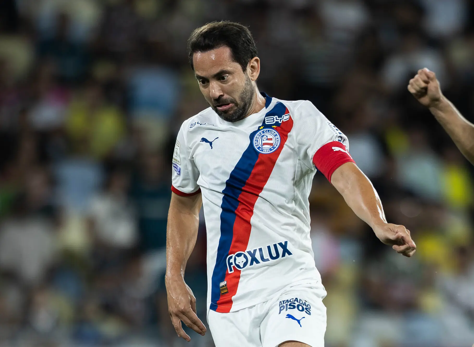 Everton Ribeiro faz infiltração para tratar dores crônicas vira desfalque no Bahia