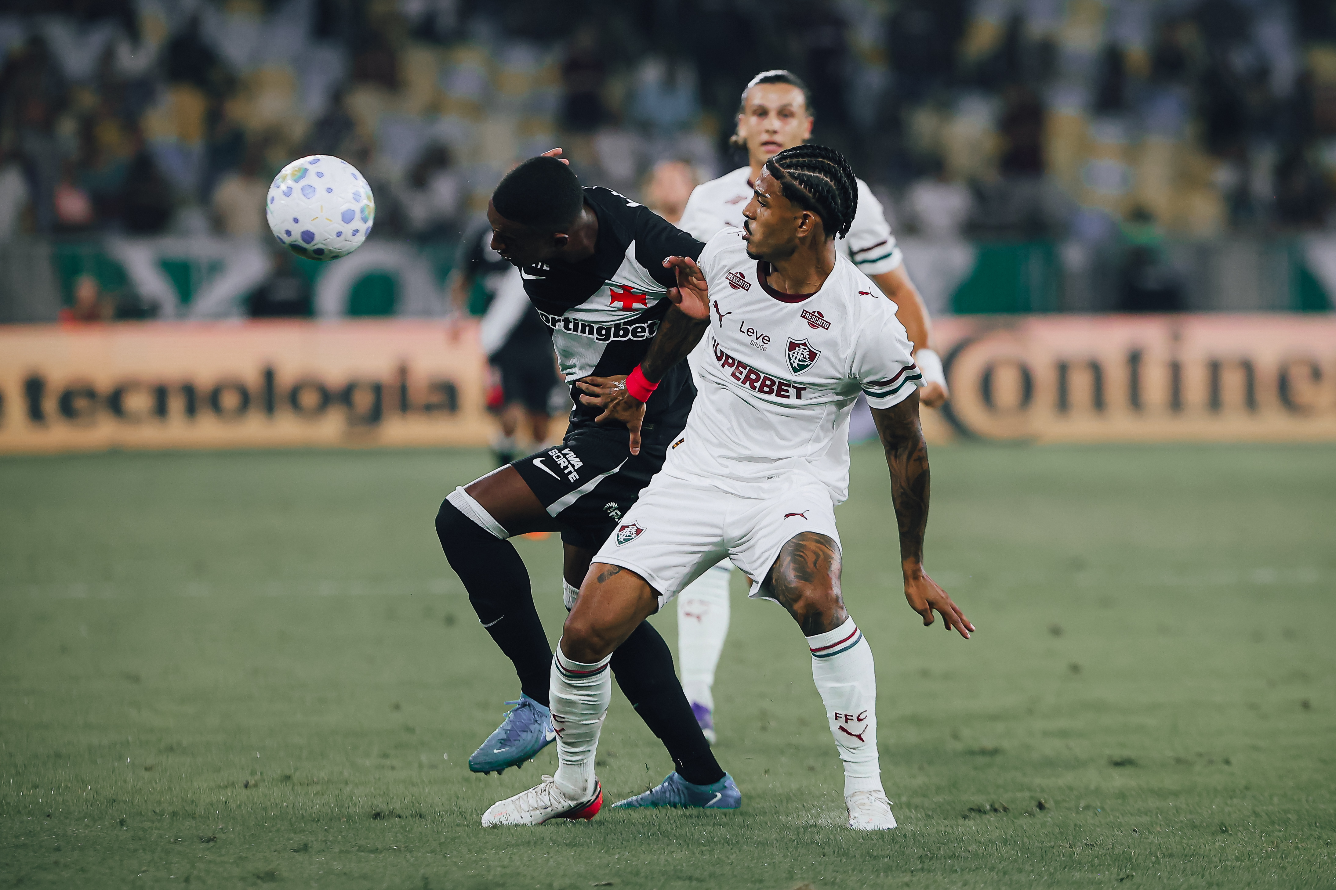 Veja fotos do duelo entre Vasco e Fluminense pelas oitavas da Copa do Brasil
