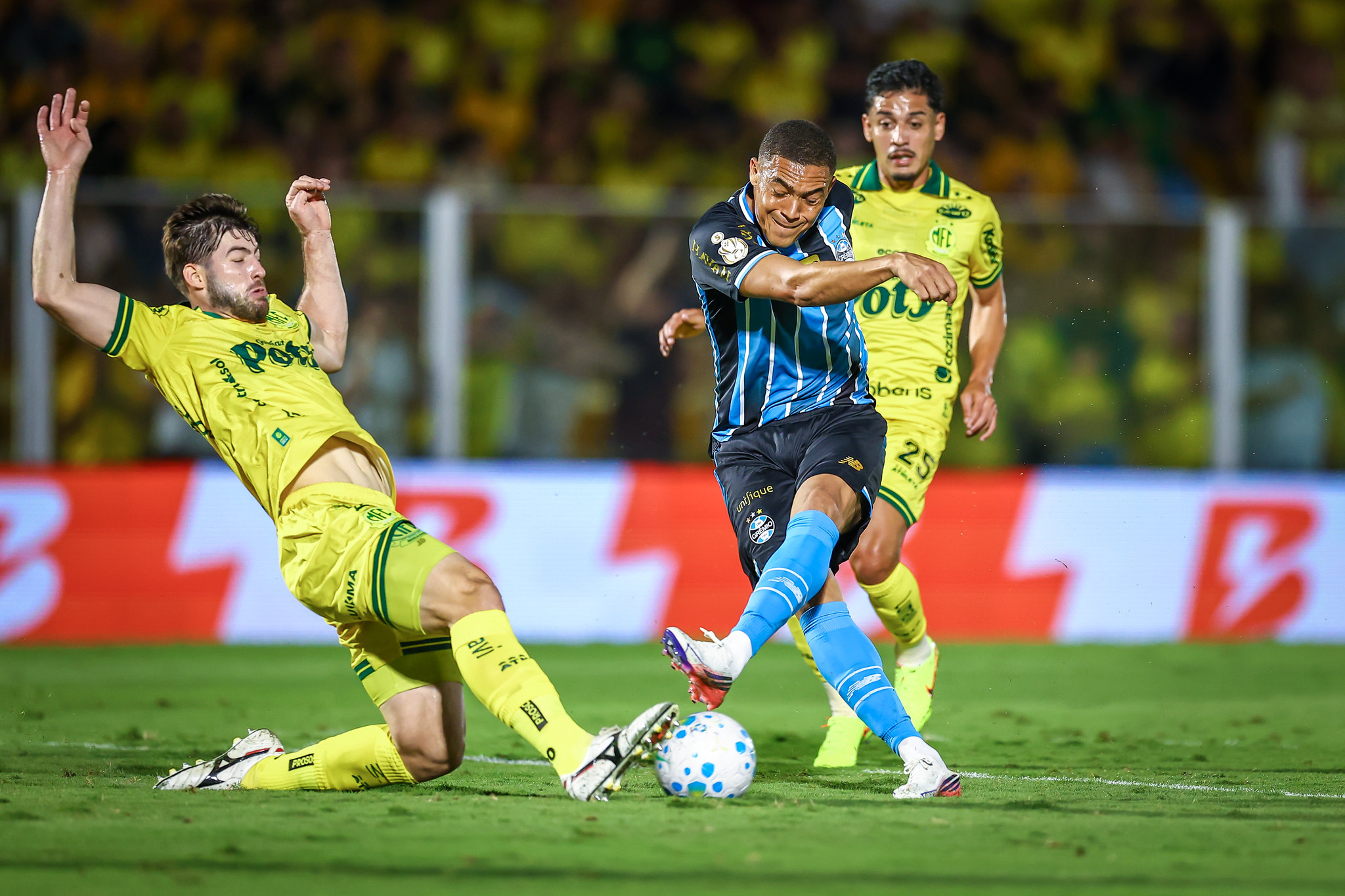 Empate em Mirassol deixa decisão para o jogo de volta com Grêmio sob tensão nos pênaltis