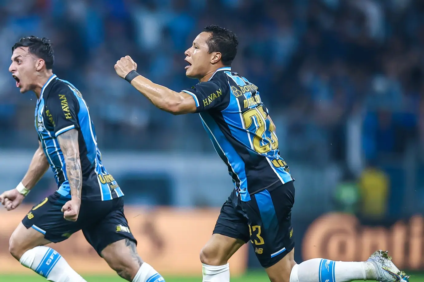 Marlon comemora classificação do Grêmio e fala sobre retorno após grave lesão