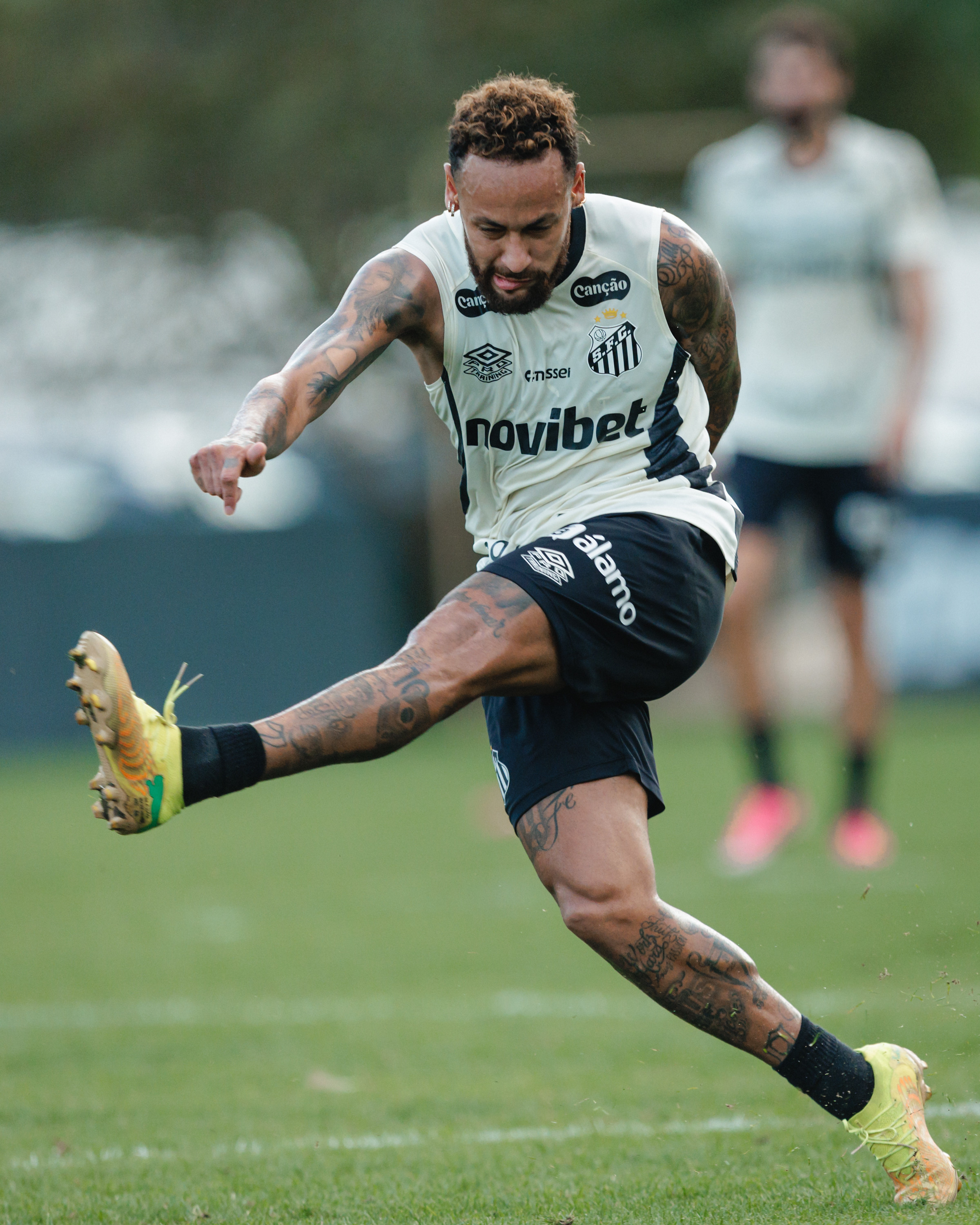Santos se reapresenta no CT Rei Pelé: fotos exclusivas do treino desta quinta