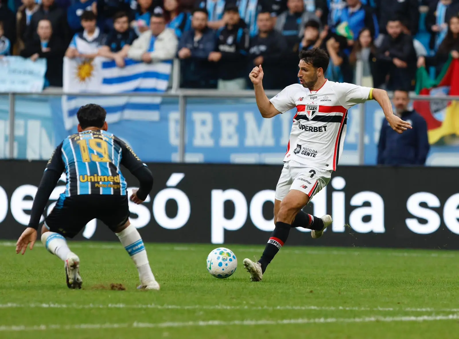 Calleri sai "p..." de derrota e cobra reação do São Paulo: "Brasileirão é traiçoeiro"