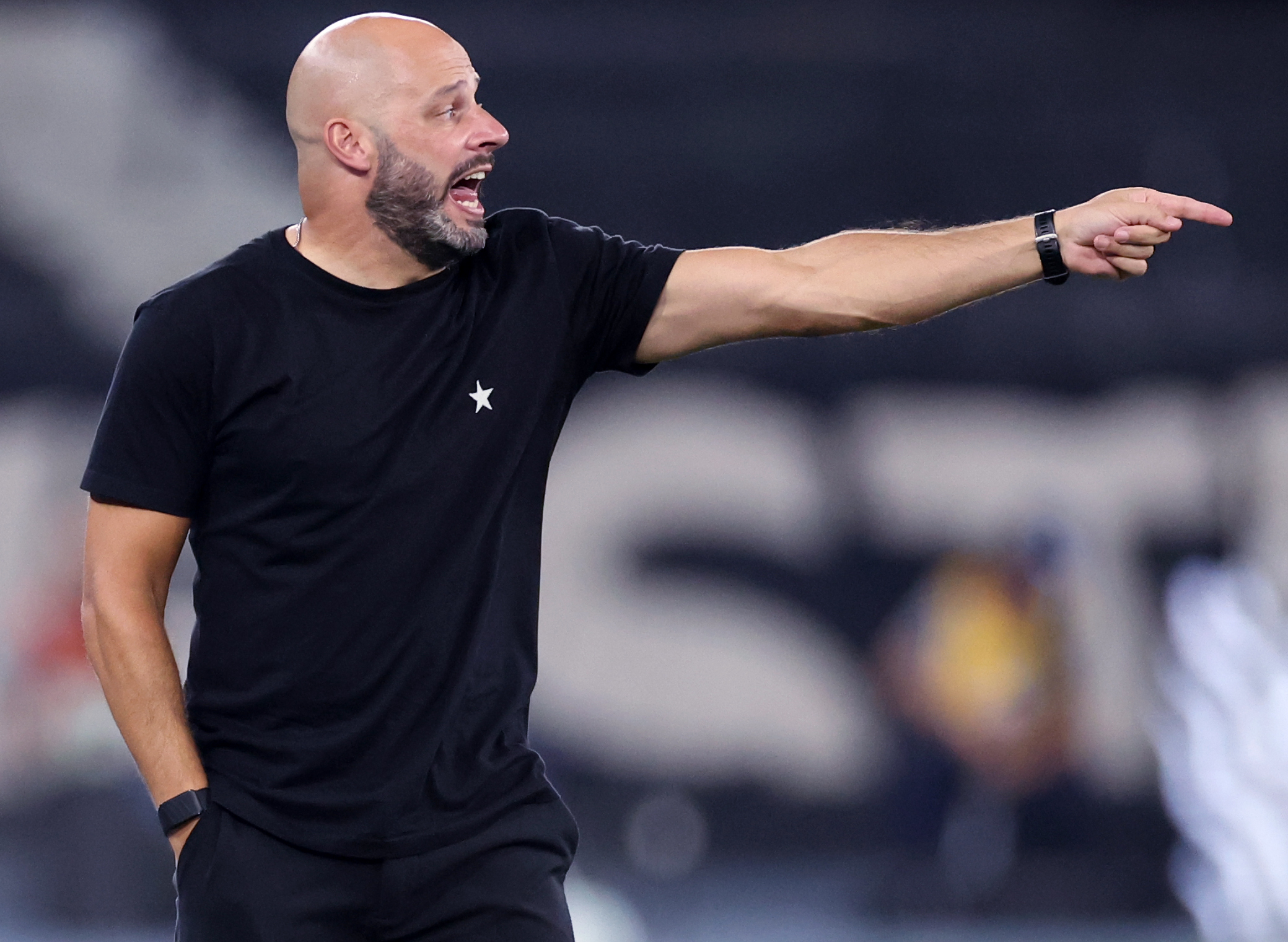Botafogo anuncia demissão do técnico Franclim Carvalho