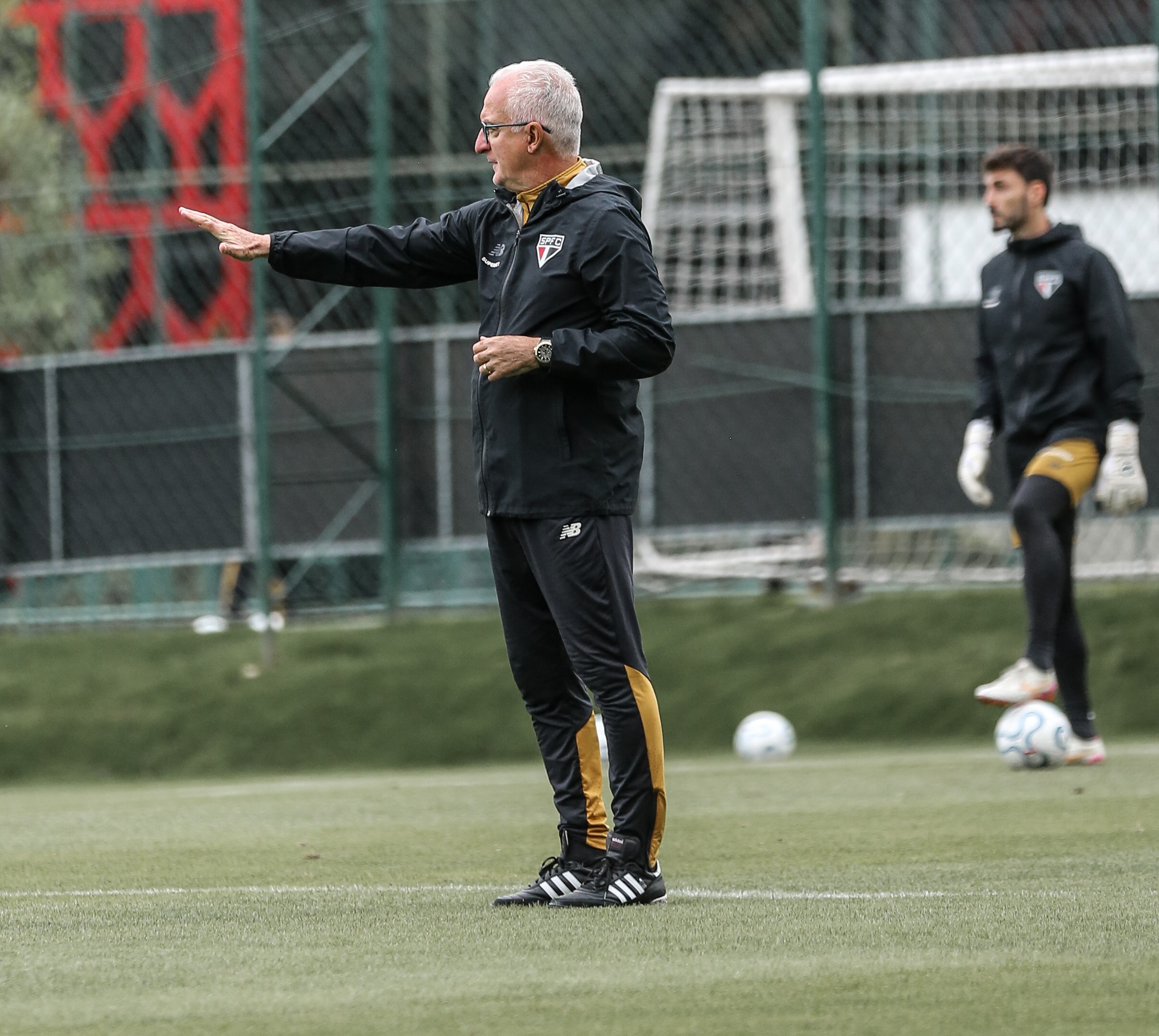 São Paulo fecha preparação para enfrentar o Bolívar e terá desfalque; veja provável escalação