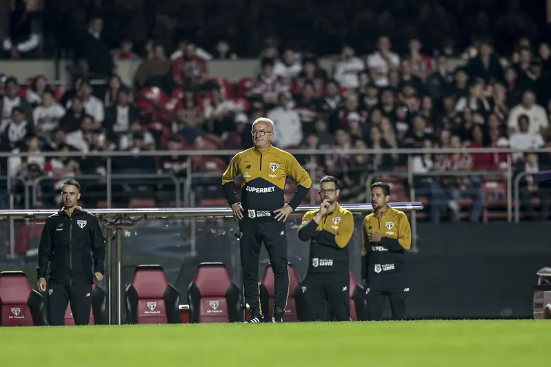 Dorival admite frustração após novo empate do São Paulo e liga alerta com bola parada