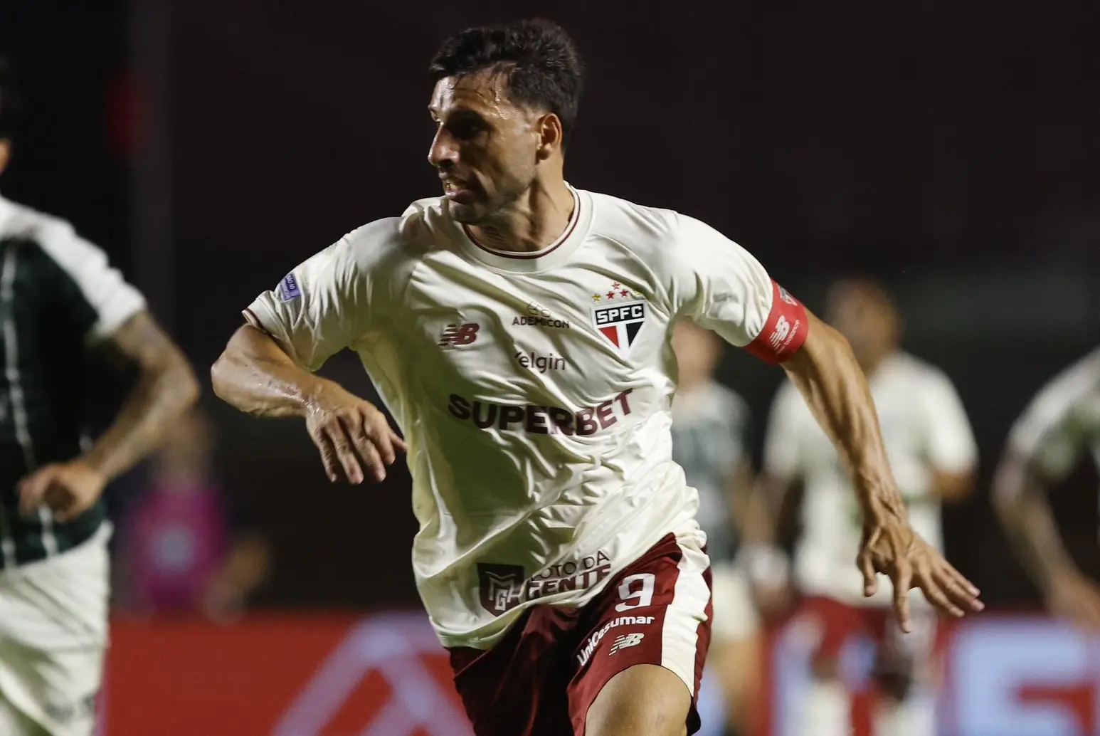 Calleri dá razão à torcida após vaias e reclama de pênalti não marcado para o São Paulo: "Claríssimo"