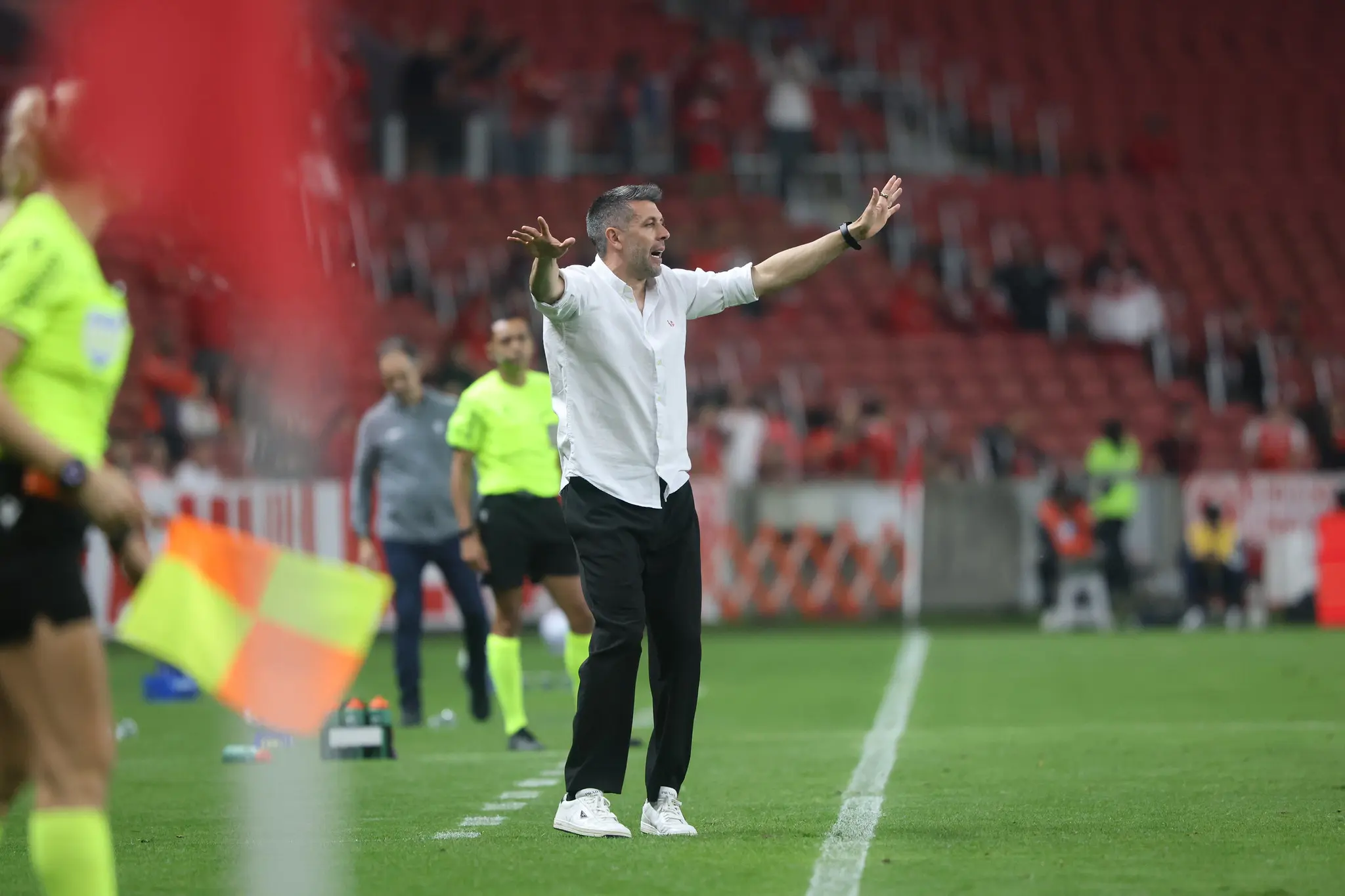 Pezzolano vê Gre-Nal truncado e projeta mais espaços para o Inter na volta