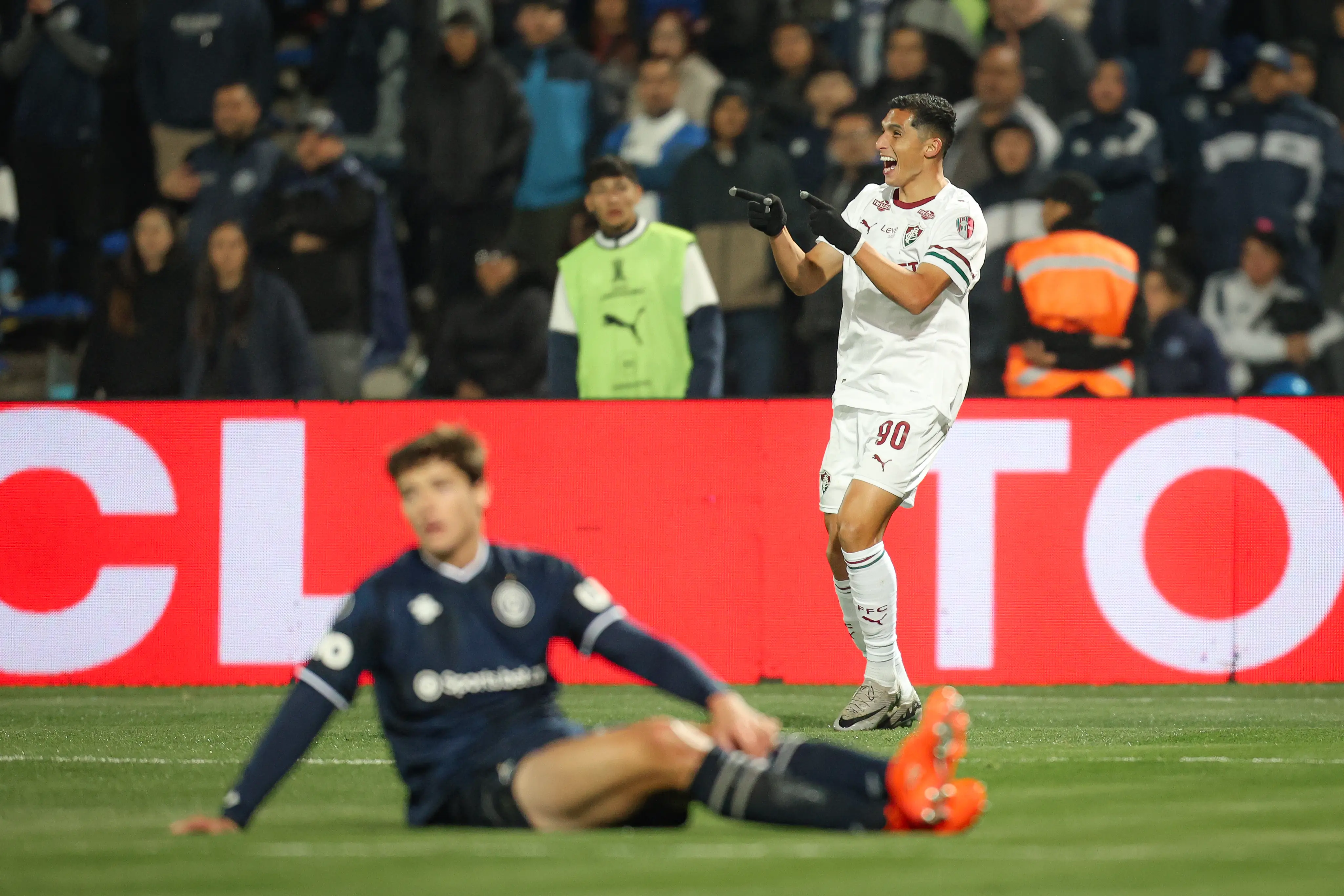 Com Fabio decisivo, Fluminense bate I. Rivadavia nos pênaltis e vai às quartas