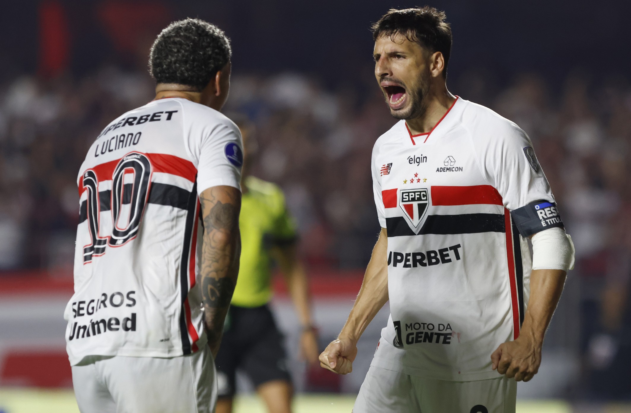 Jonathan Calleri bate pênalti e marca o segundo do São Paulo no Morumbis; confira o lance