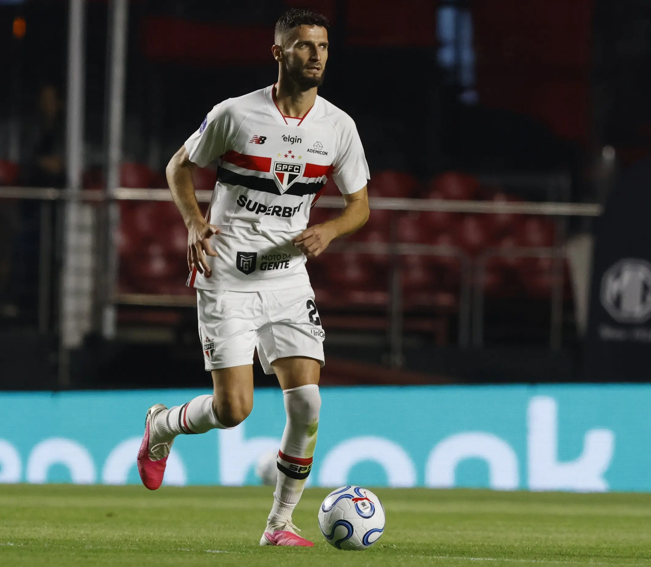 Dupla agrada Dorival e emenda primeira sequência como titular no São Paulo
