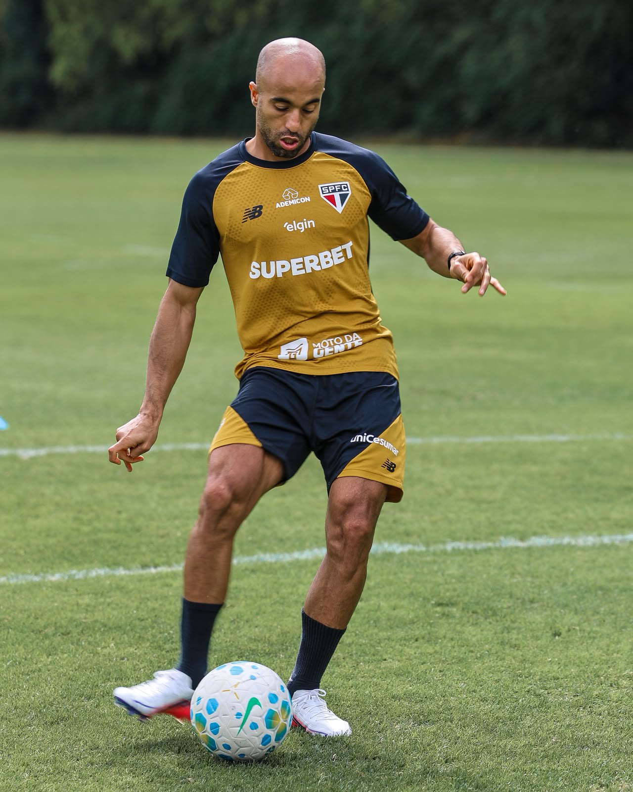 Veja fotos do último treino do São Paulo antes de pegar a Chapecoense